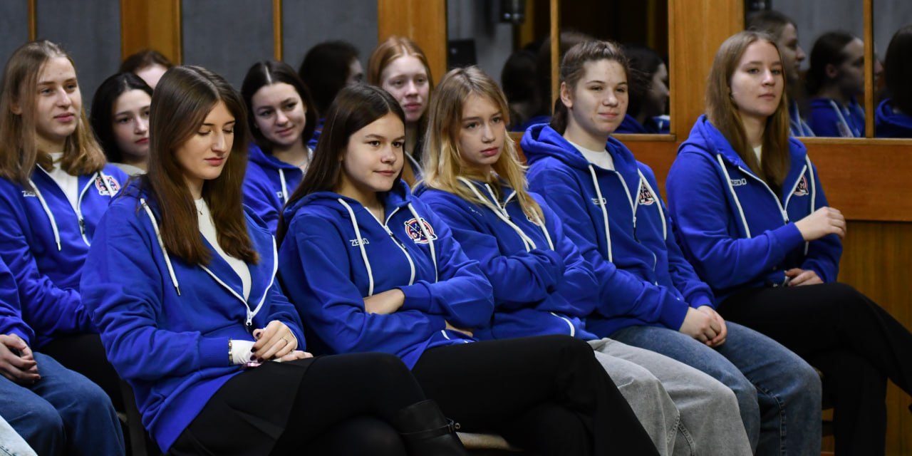 Встреча Андрея Николишина с хоккеистками сборной Москвы 