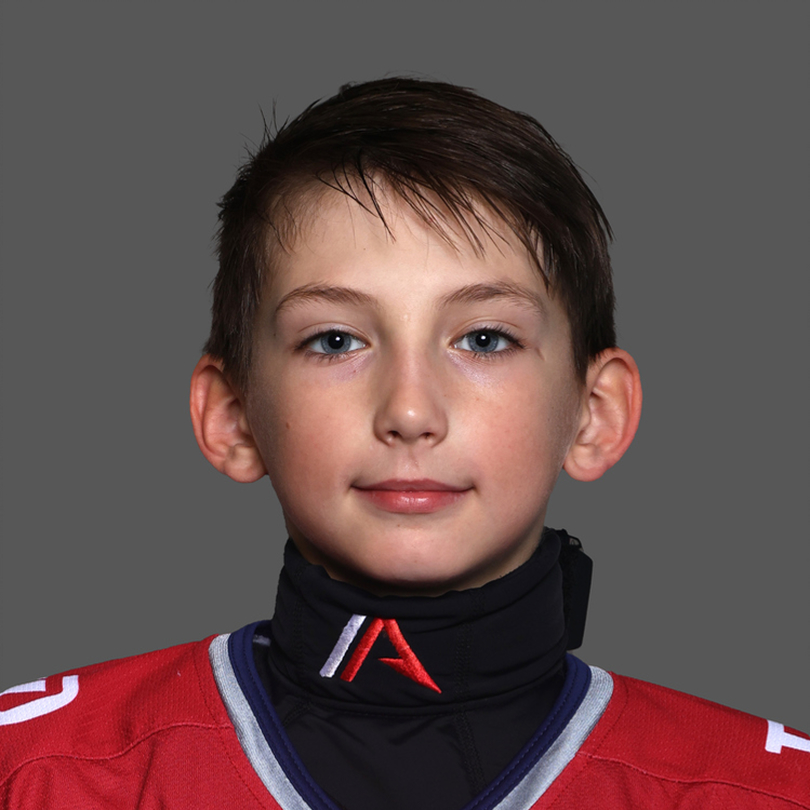 Илья Николаюк