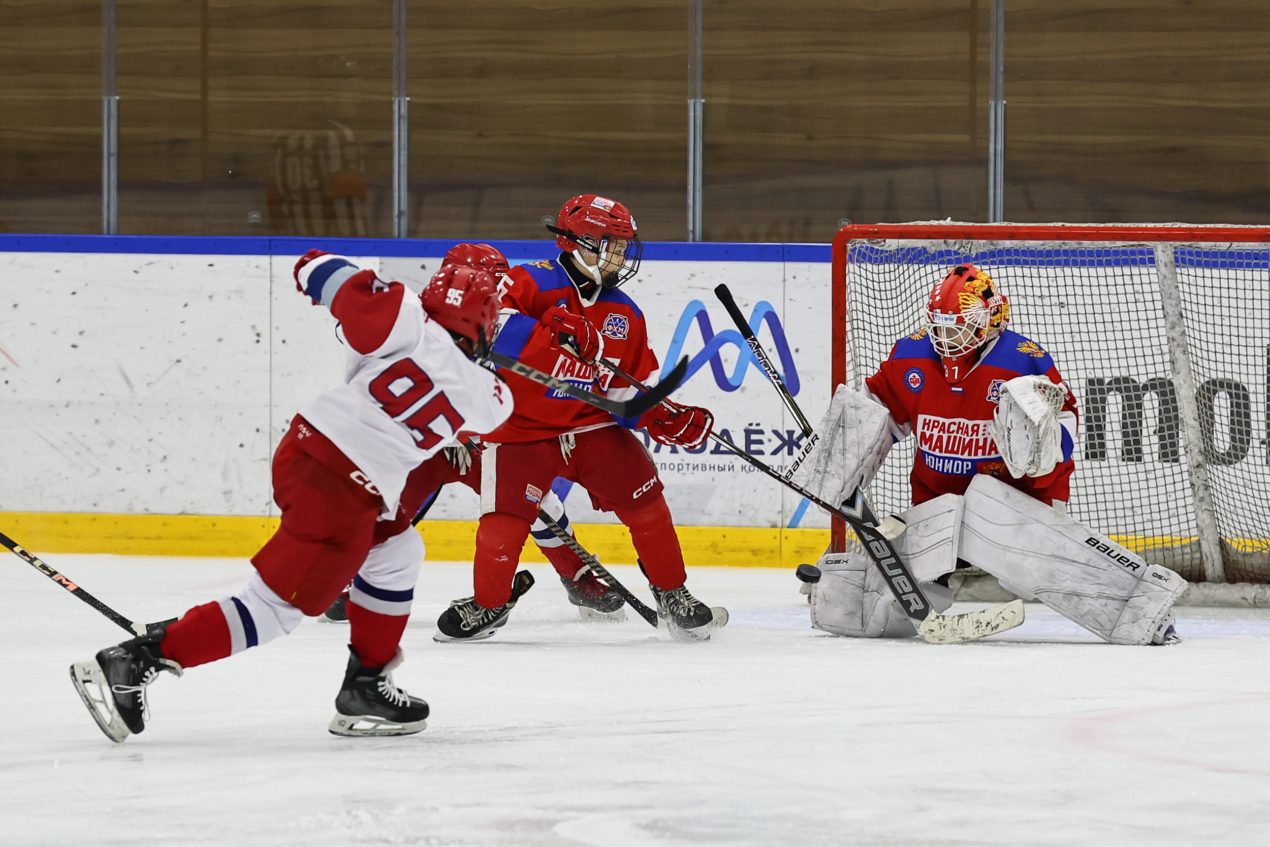 Фото: Красная машина Юниор-2014 – Локомотив 2014 – 1:2