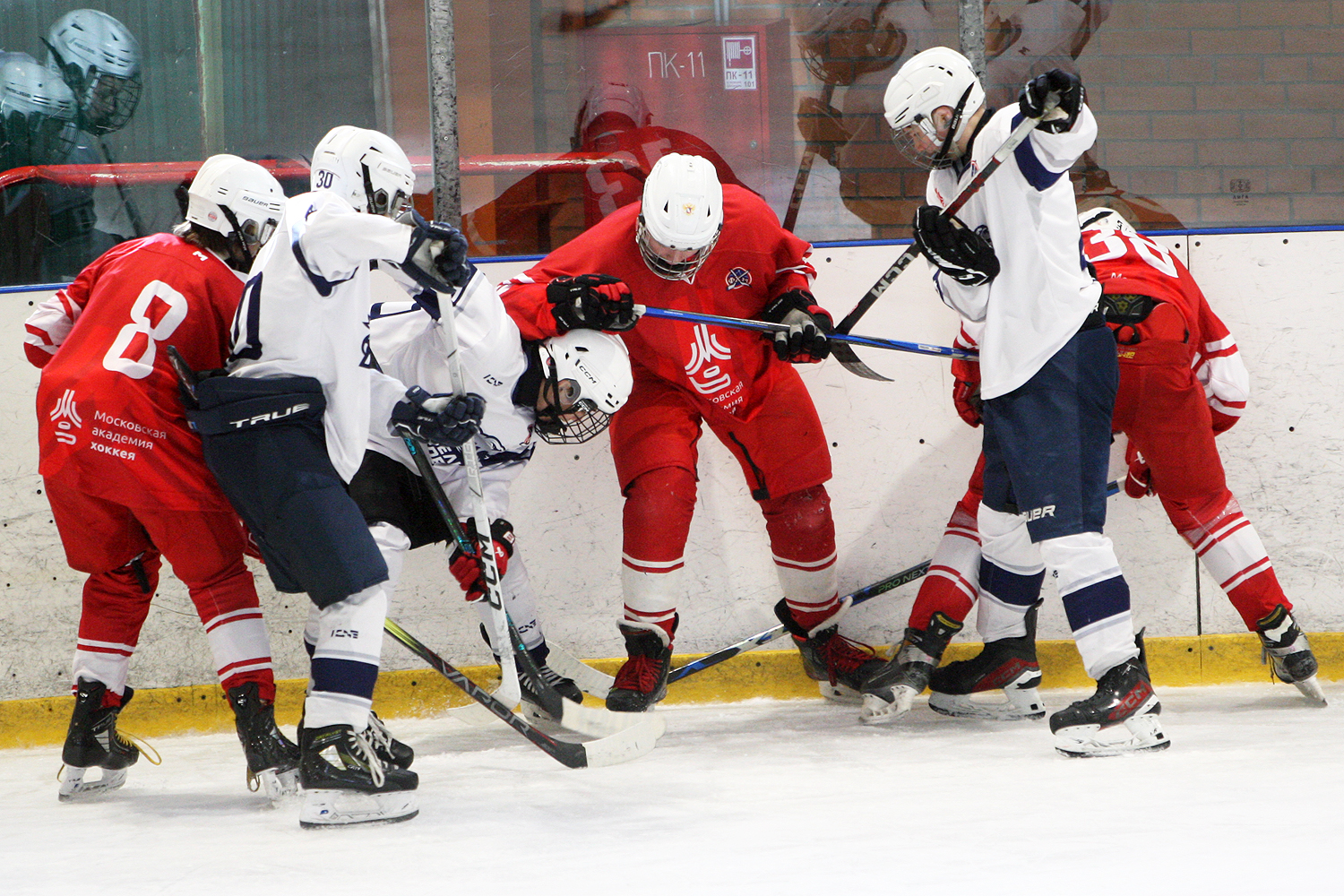 Фото: МАХ-2011 – Белые медведи – 8:3