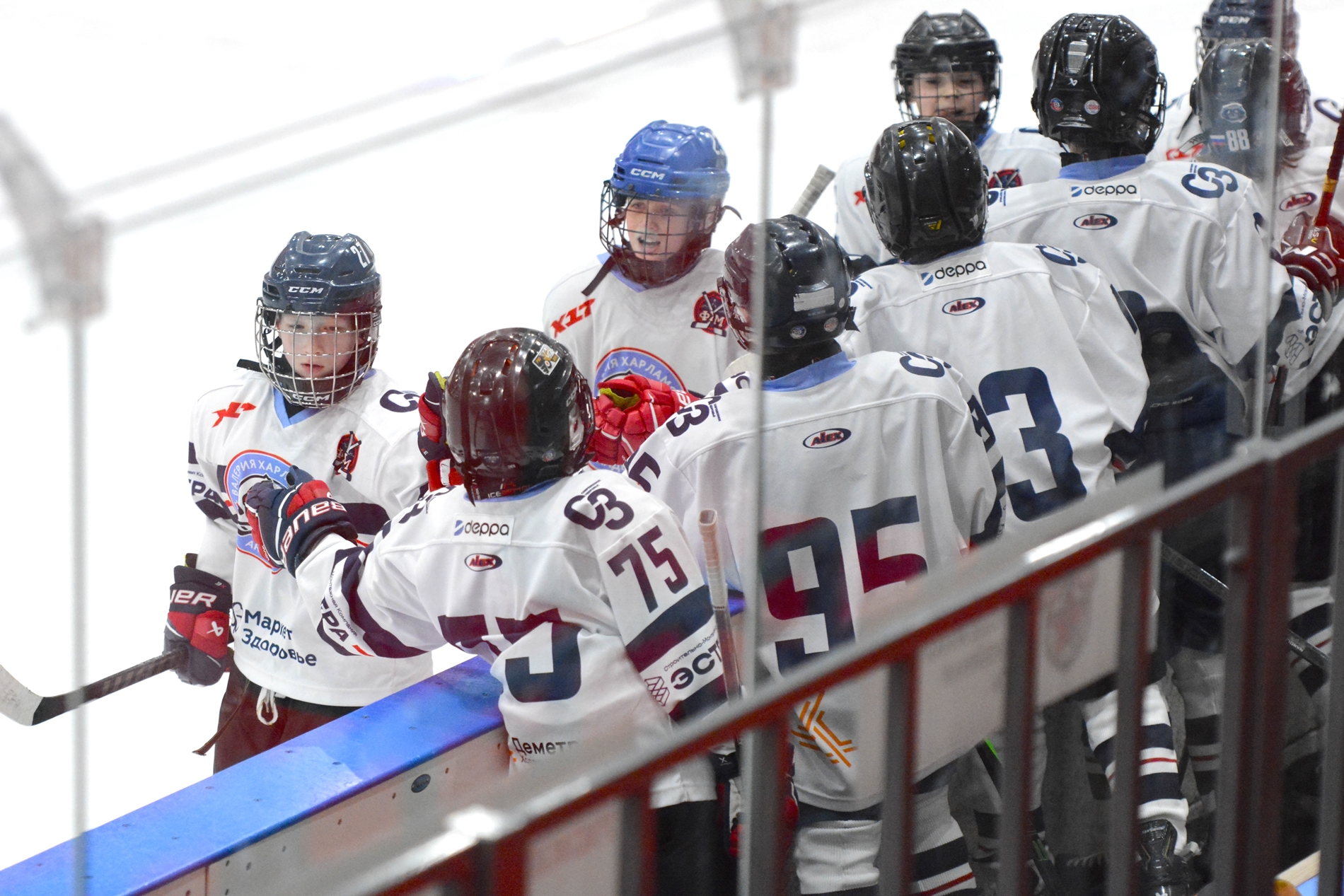 Фото: Локомотив-2004 – Академия Харламова-2014 – 4:4