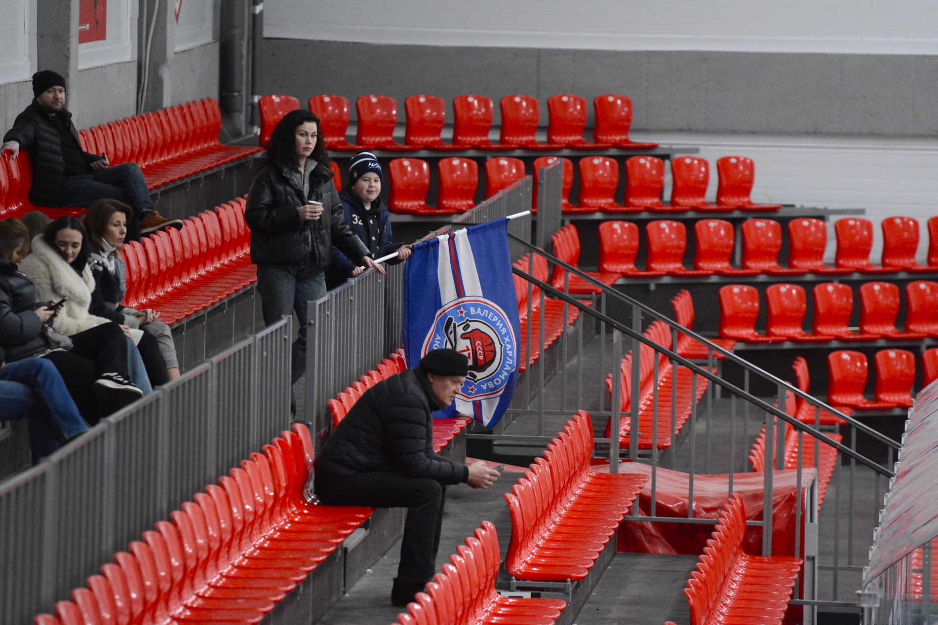 Фото: Локомотив-2004 – Академия Харламова-2014 – 4:4