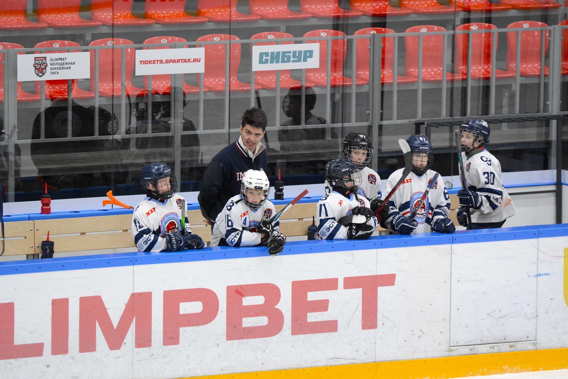 Фото: Локомотив-2004 – Академия Харламова-2014 – 4:4