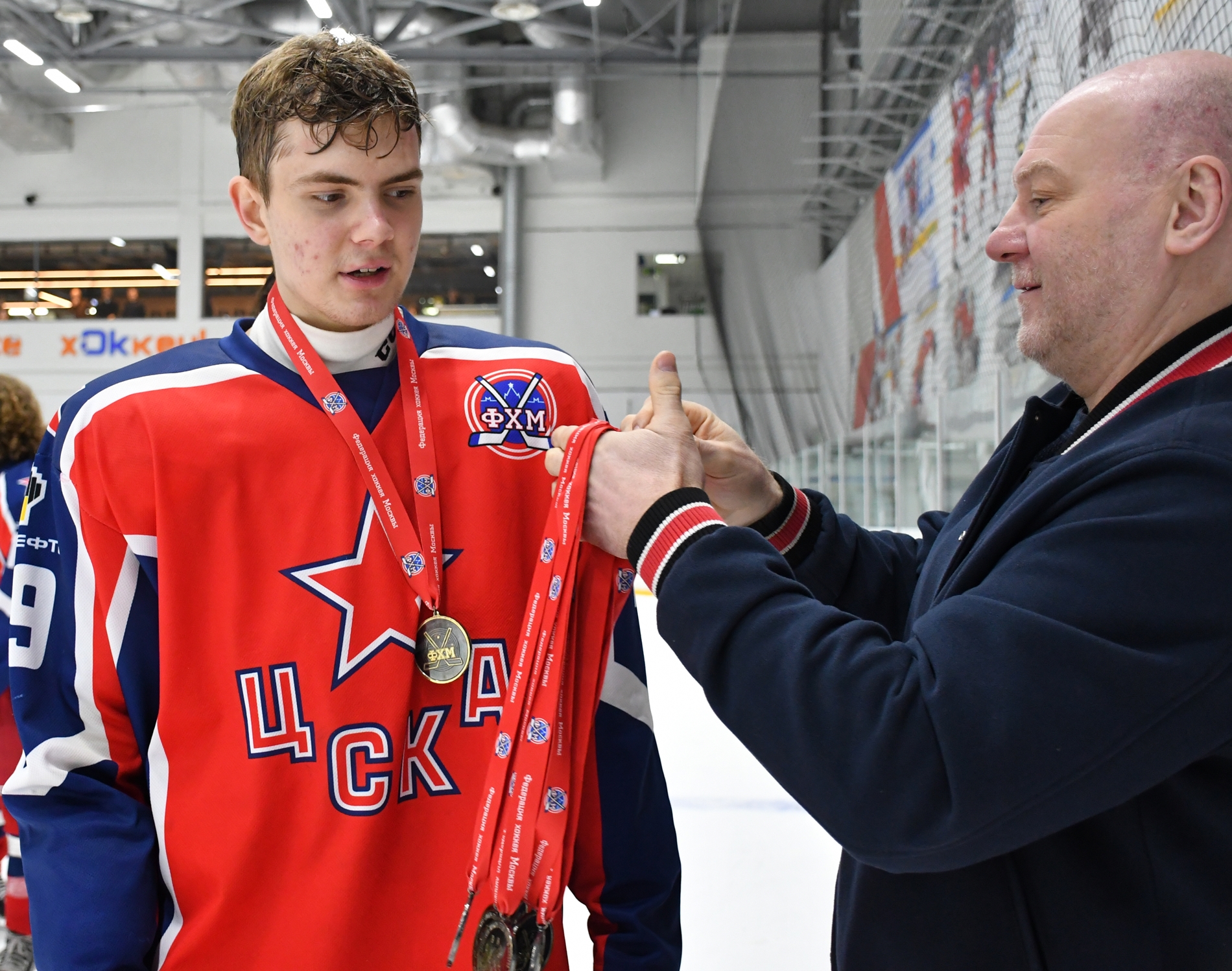 Фото: Награждение команды ЦСКА – бронзовых призёров Первенства Москвы среди команд юниоров