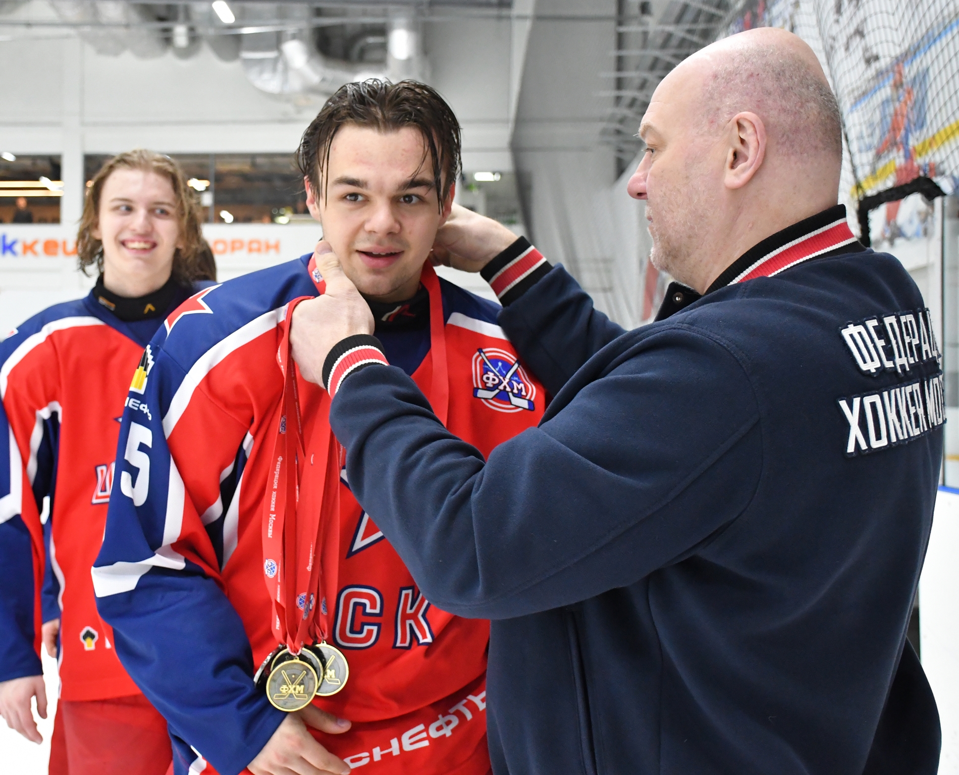 Фото: Награждение команды ЦСКА – бронзовых призёров Первенства Москвы среди команд юниоров