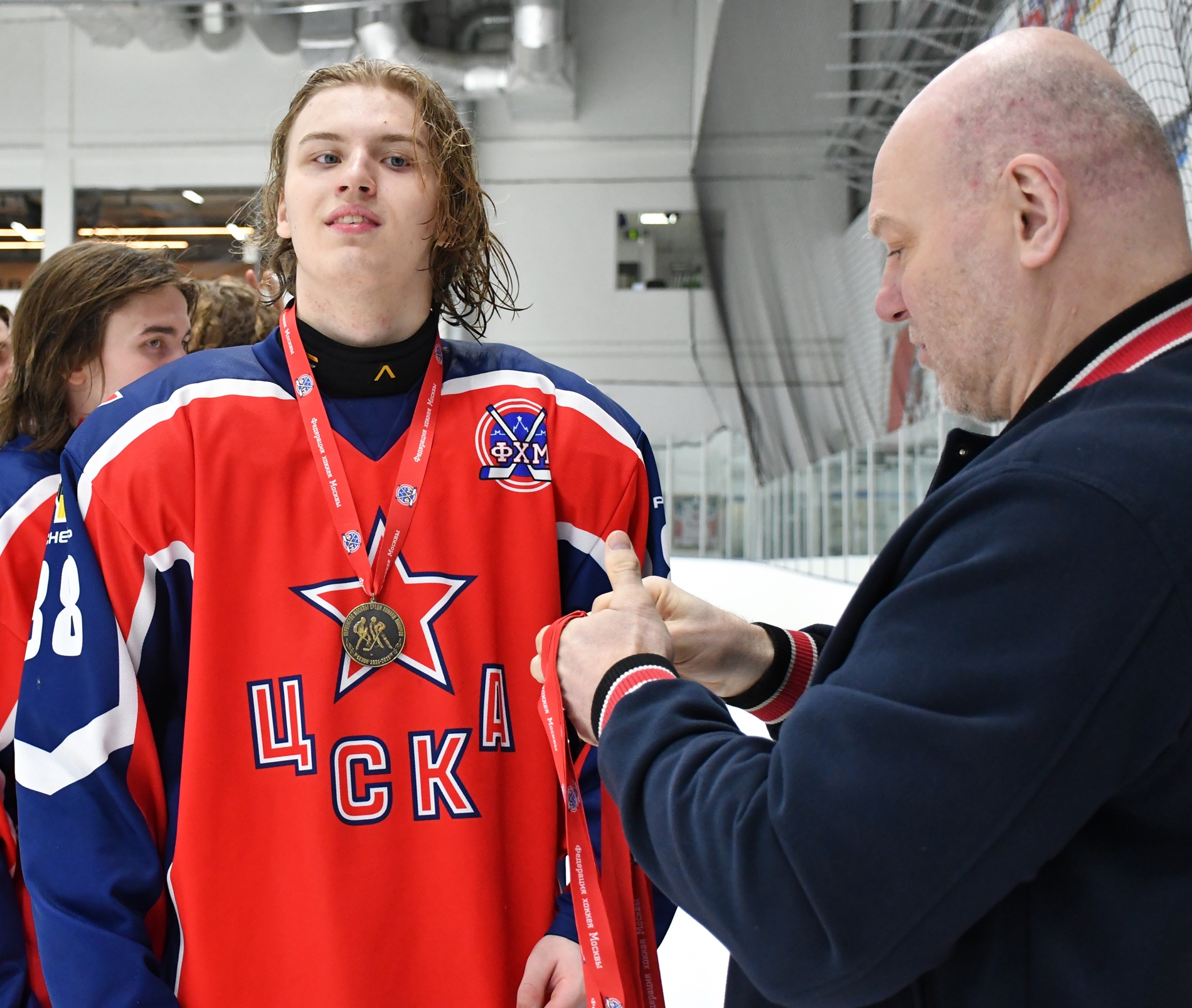 Фото: Награждение команды ЦСКА – бронзовых призёров Первенства Москвы среди команд юниоров