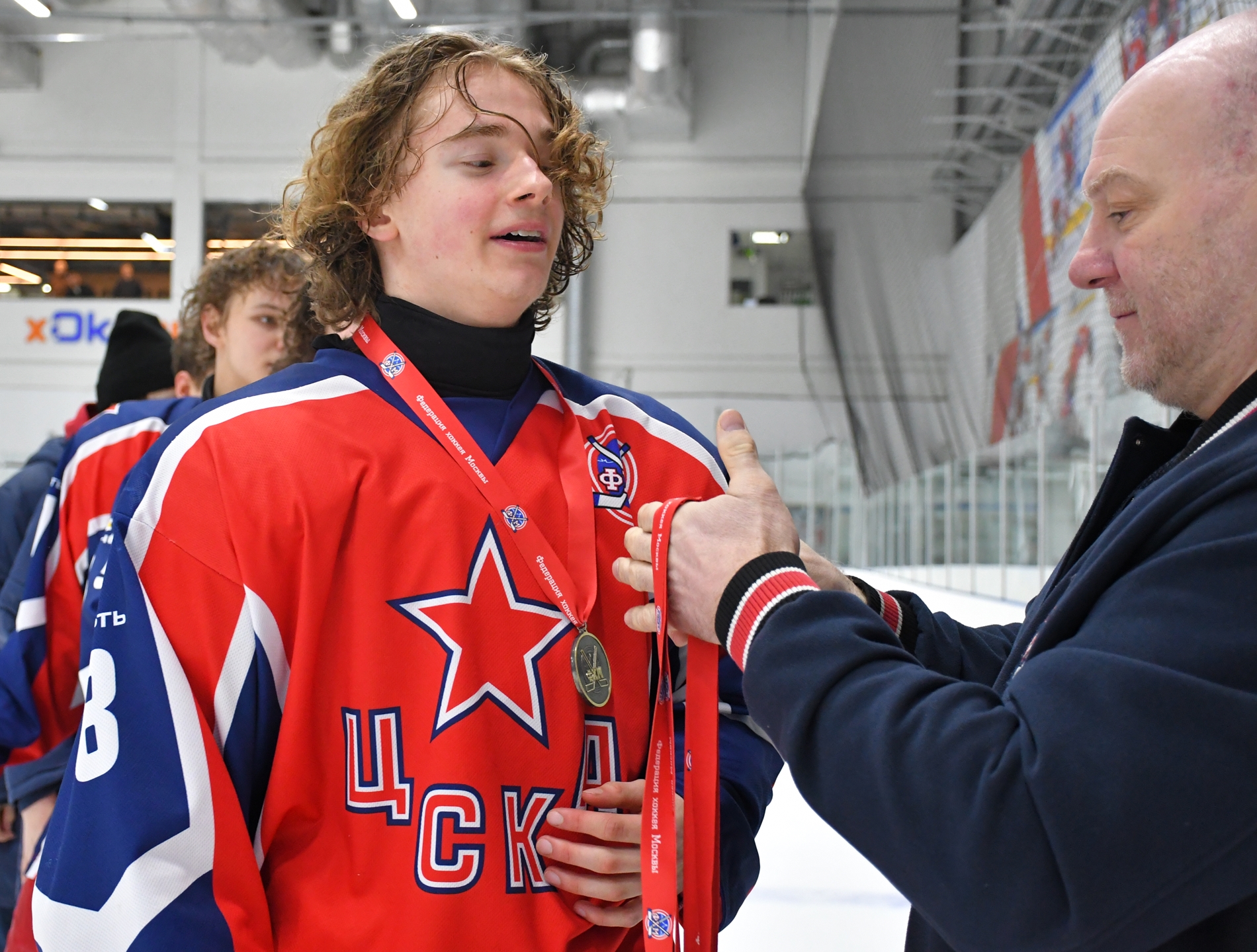 Фото: Награждение команды ЦСКА – бронзовых призёров Первенства Москвы среди команд юниоров