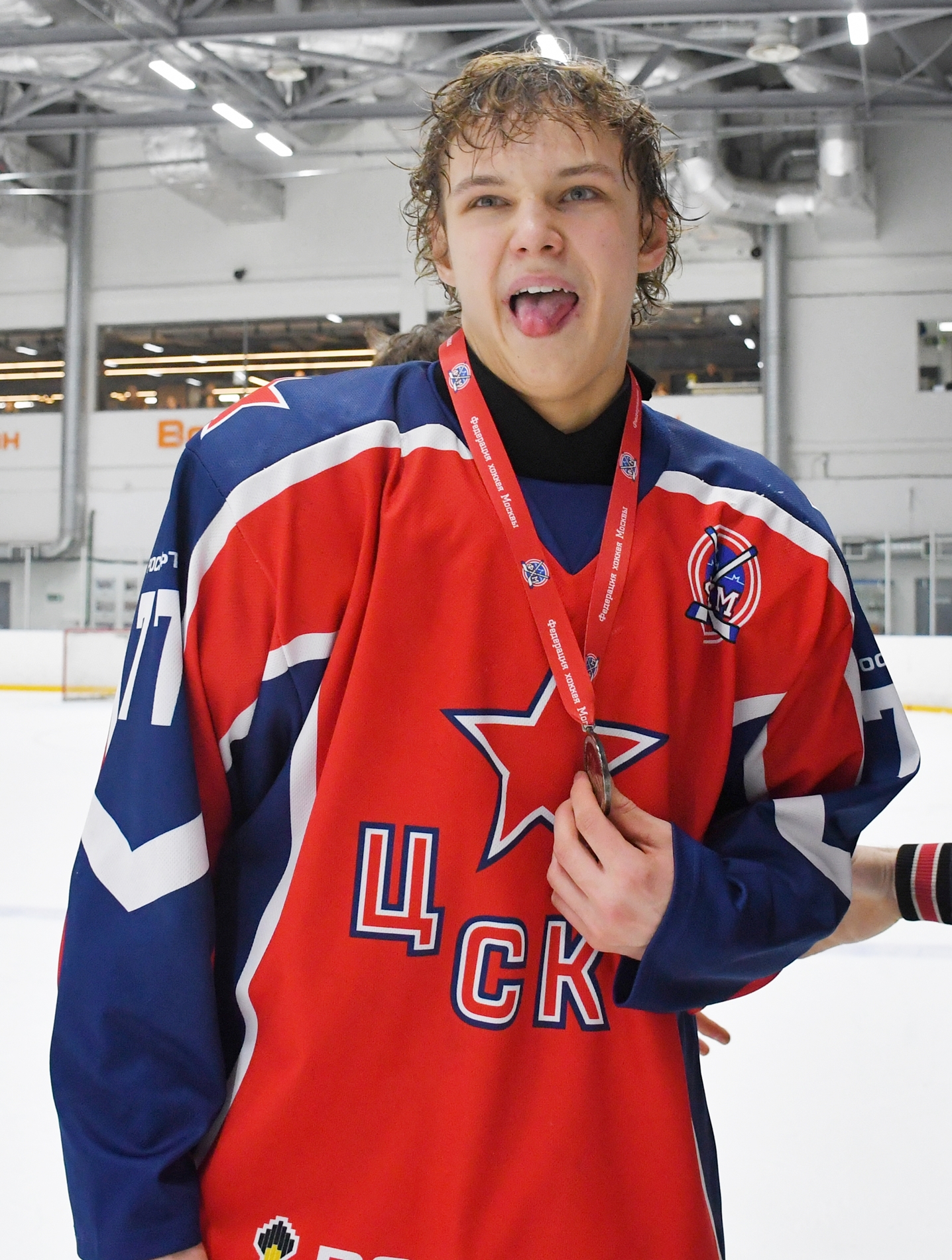 Фото: Награждение команды ЦСКА – бронзовых призёров Первенства Москвы среди команд юниоров