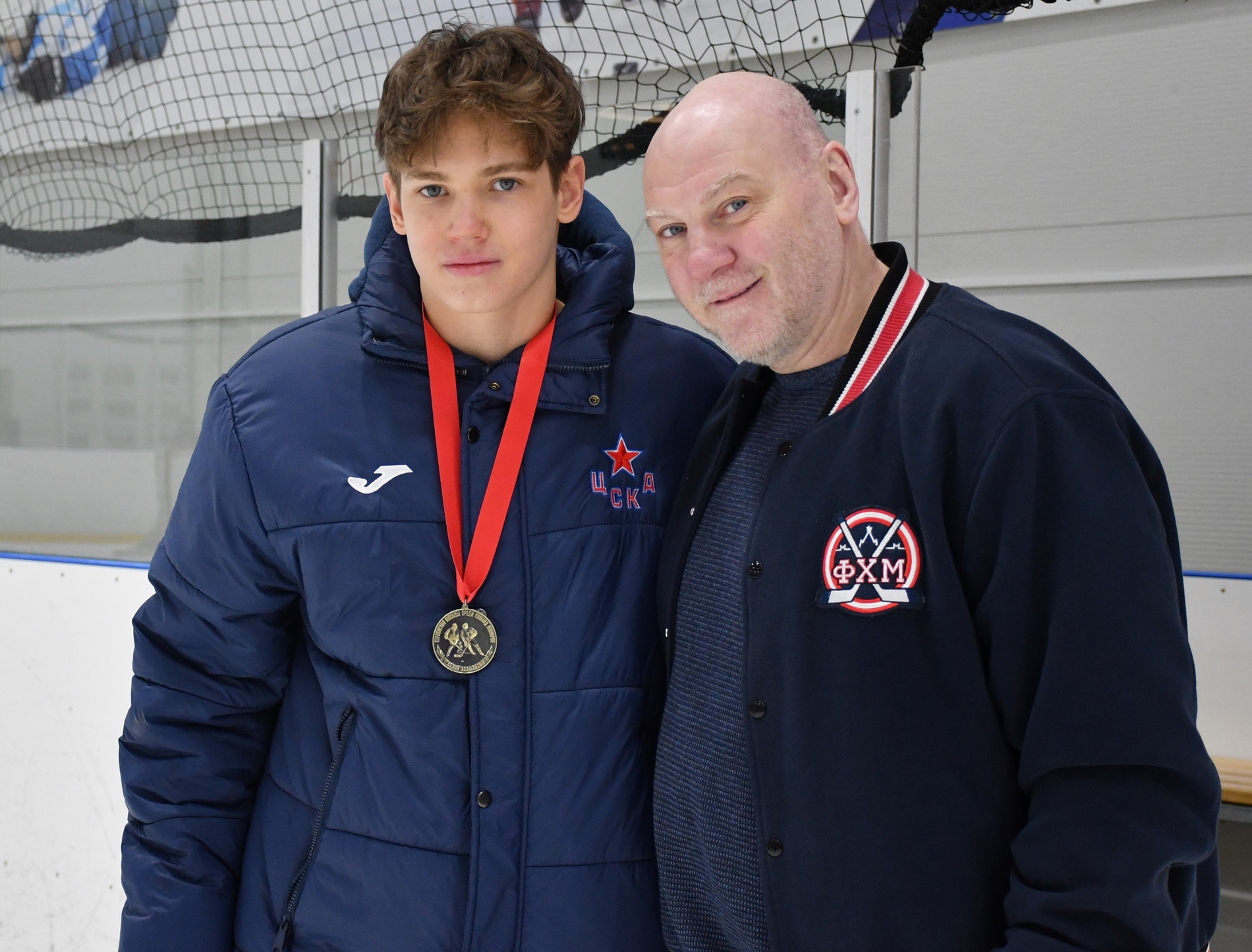 Фото: Награждение команды ЦСКА – бронзовых призёров Первенства Москвы среди команд юниоров