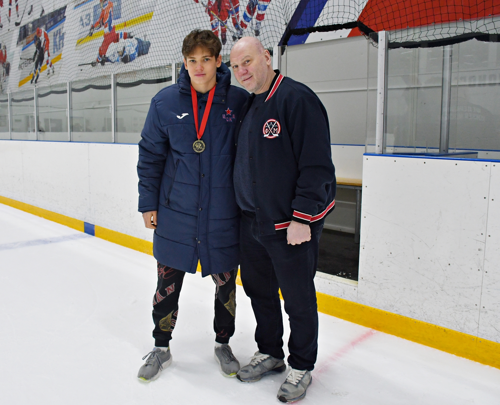 Фото: Награждение команды ЦСКА – бронзовых призёров Первенства Москвы среди команд юниоров