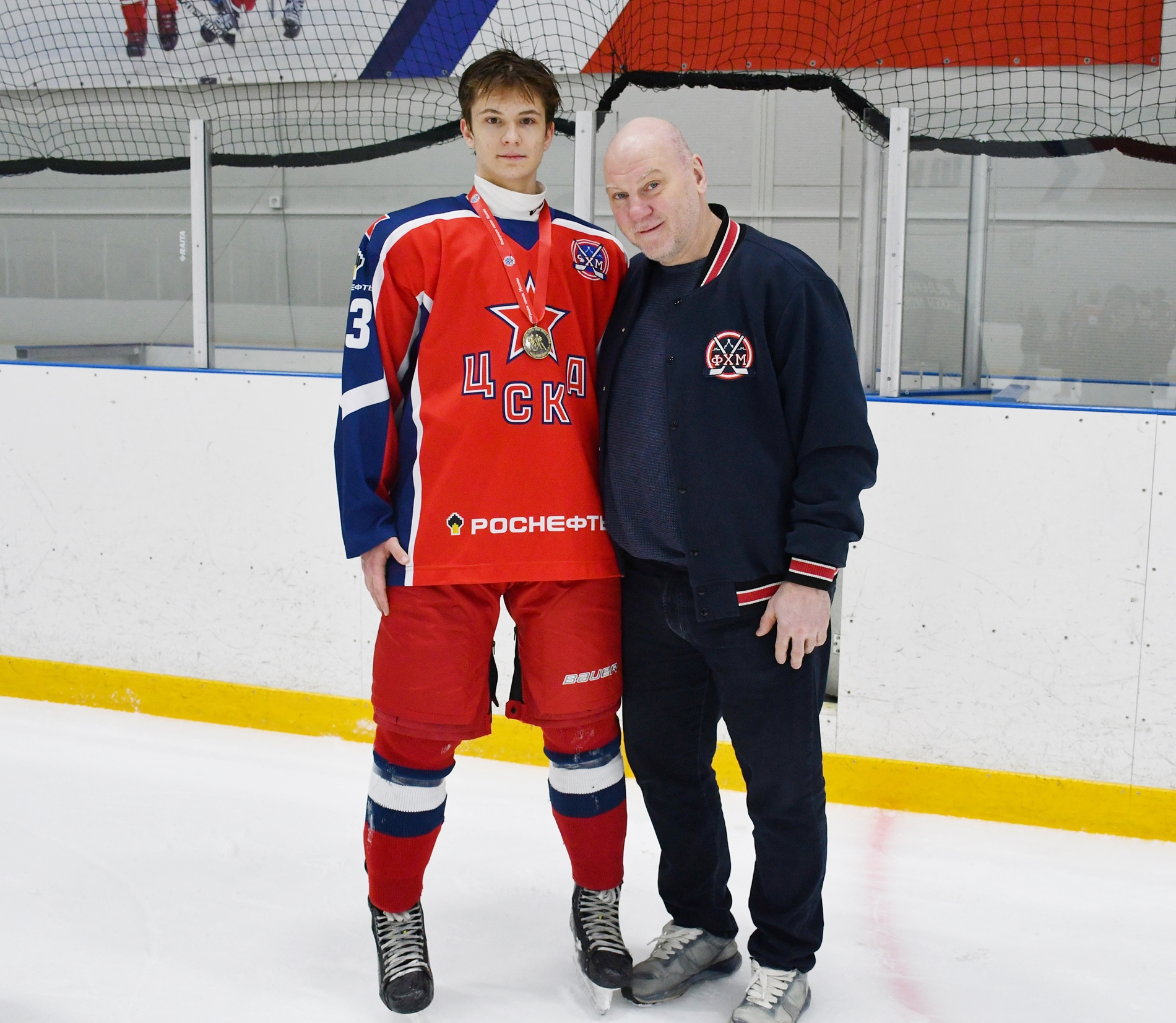 Фото: Награждение команды ЦСКА – бронзовых призёров Первенства Москвы среди команд юниоров