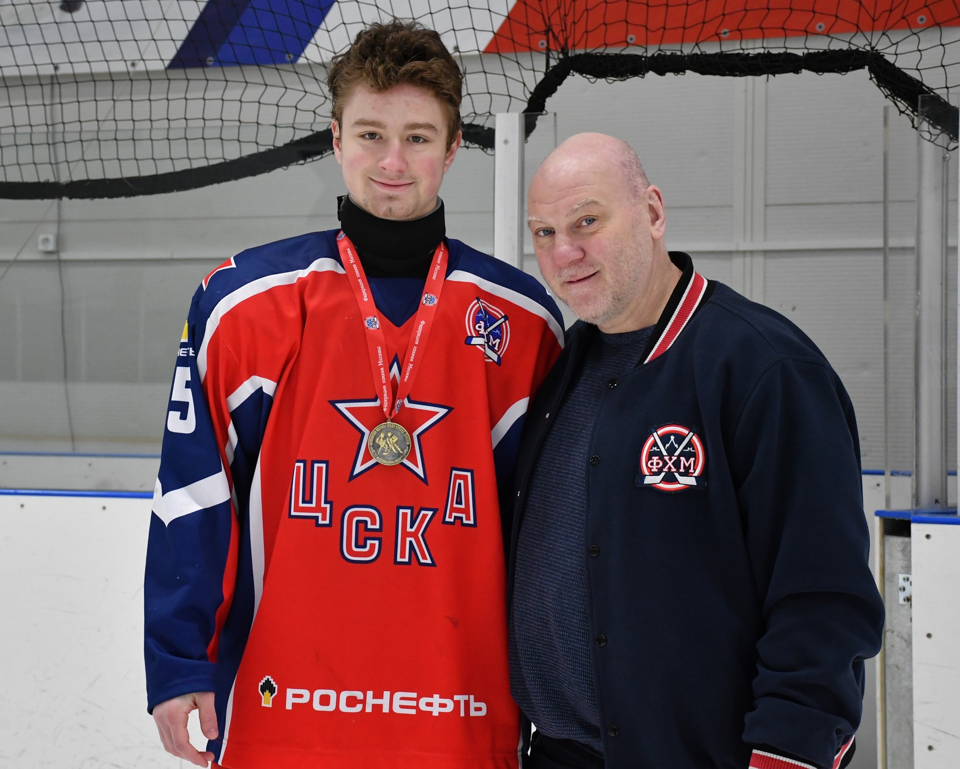 Фото: Награждение команды ЦСКА – бронзовых призёров Первенства Москвы среди команд юниоров