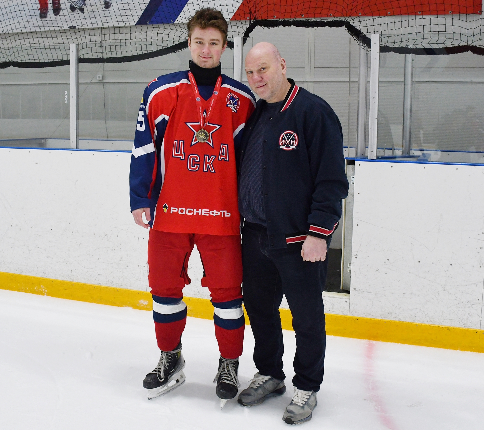 Фото: Награждение команды ЦСКА – бронзовых призёров Первенства Москвы среди команд юниоров