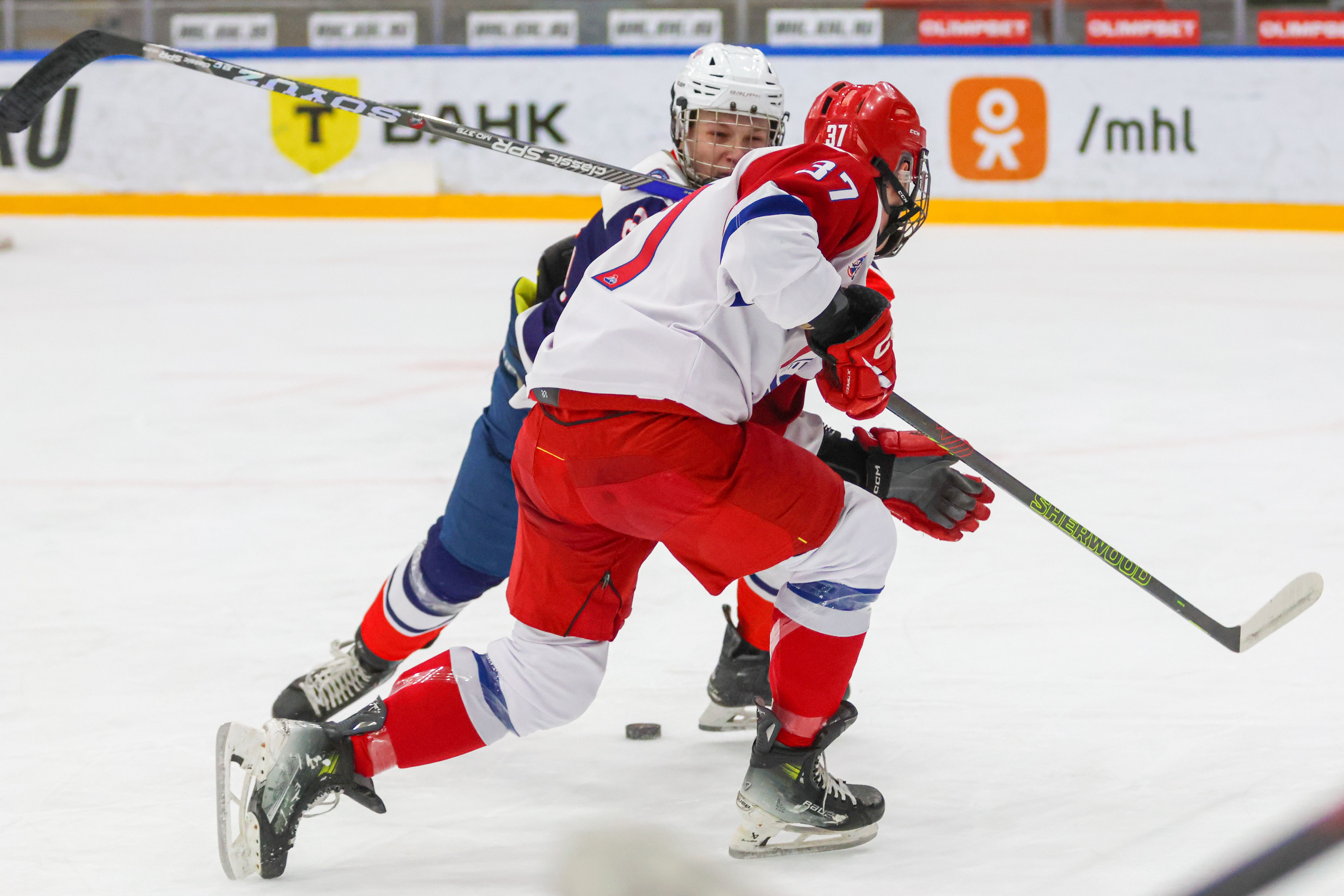 Фото: Крылья Советов-2009 – Локомотив-2004 – 5:4