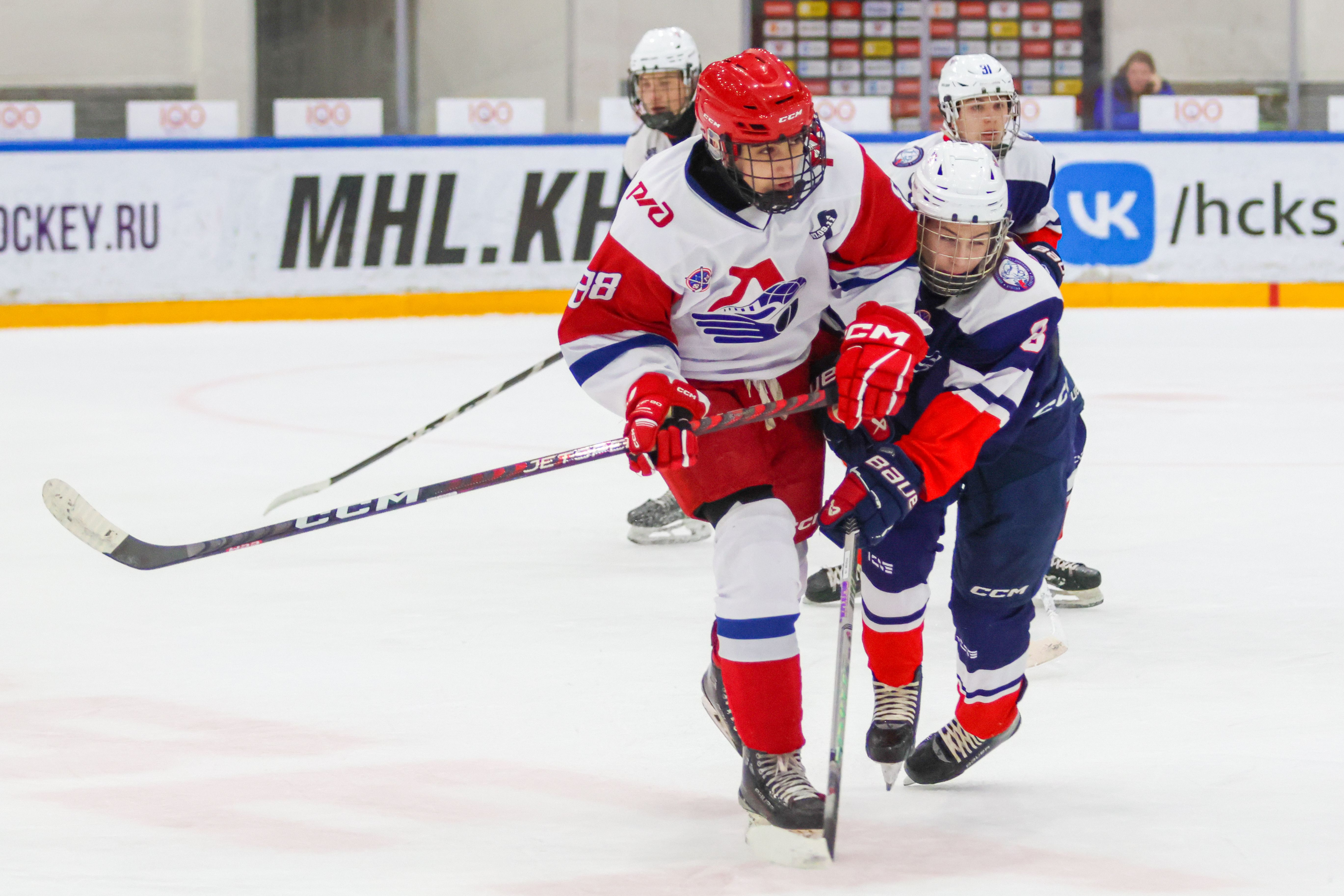 Фото: Крылья Советов-2009 – Локомотив-2004 – 5:4