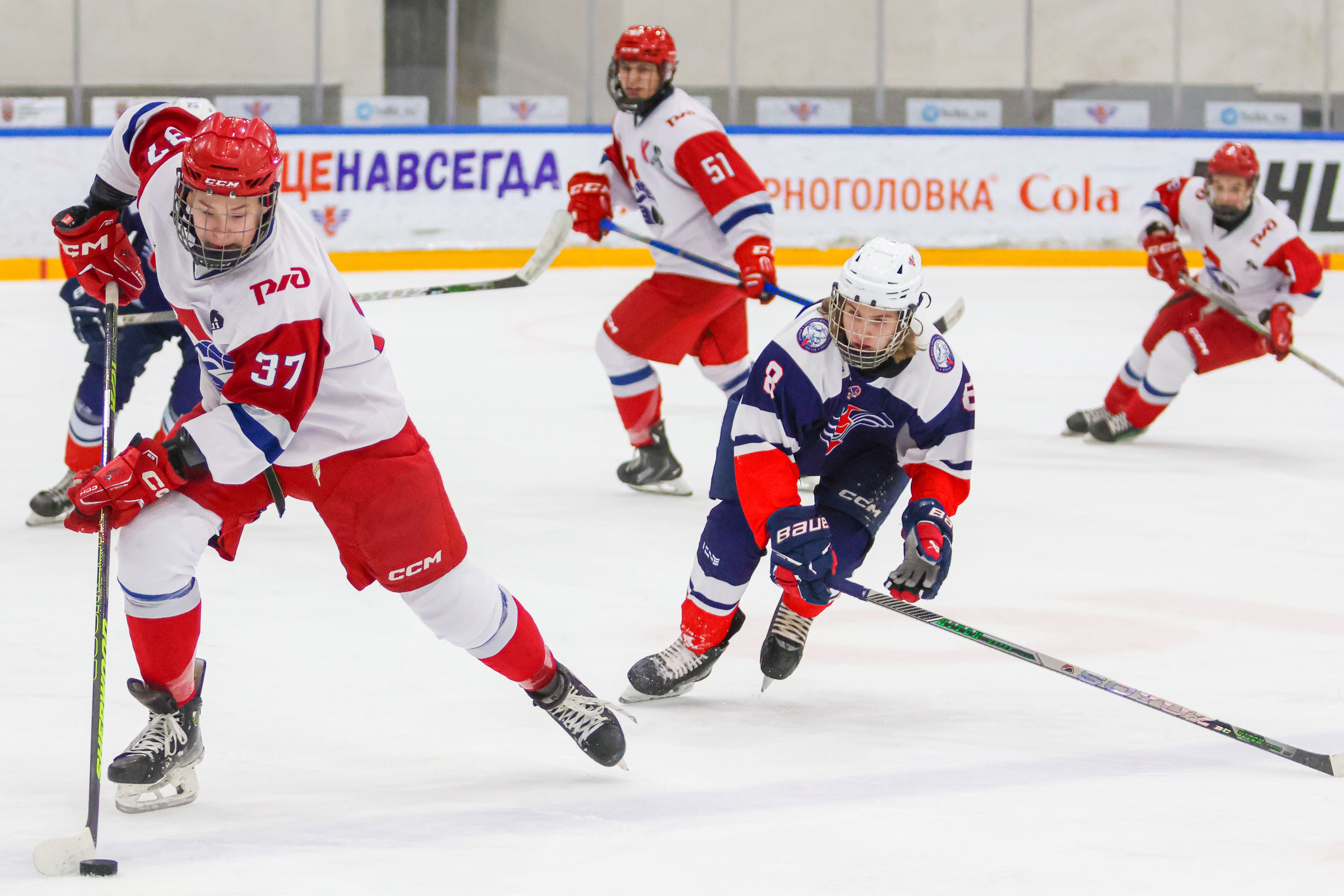 Фото: Крылья Советов-2009 – Локомотив-2004 – 5:4