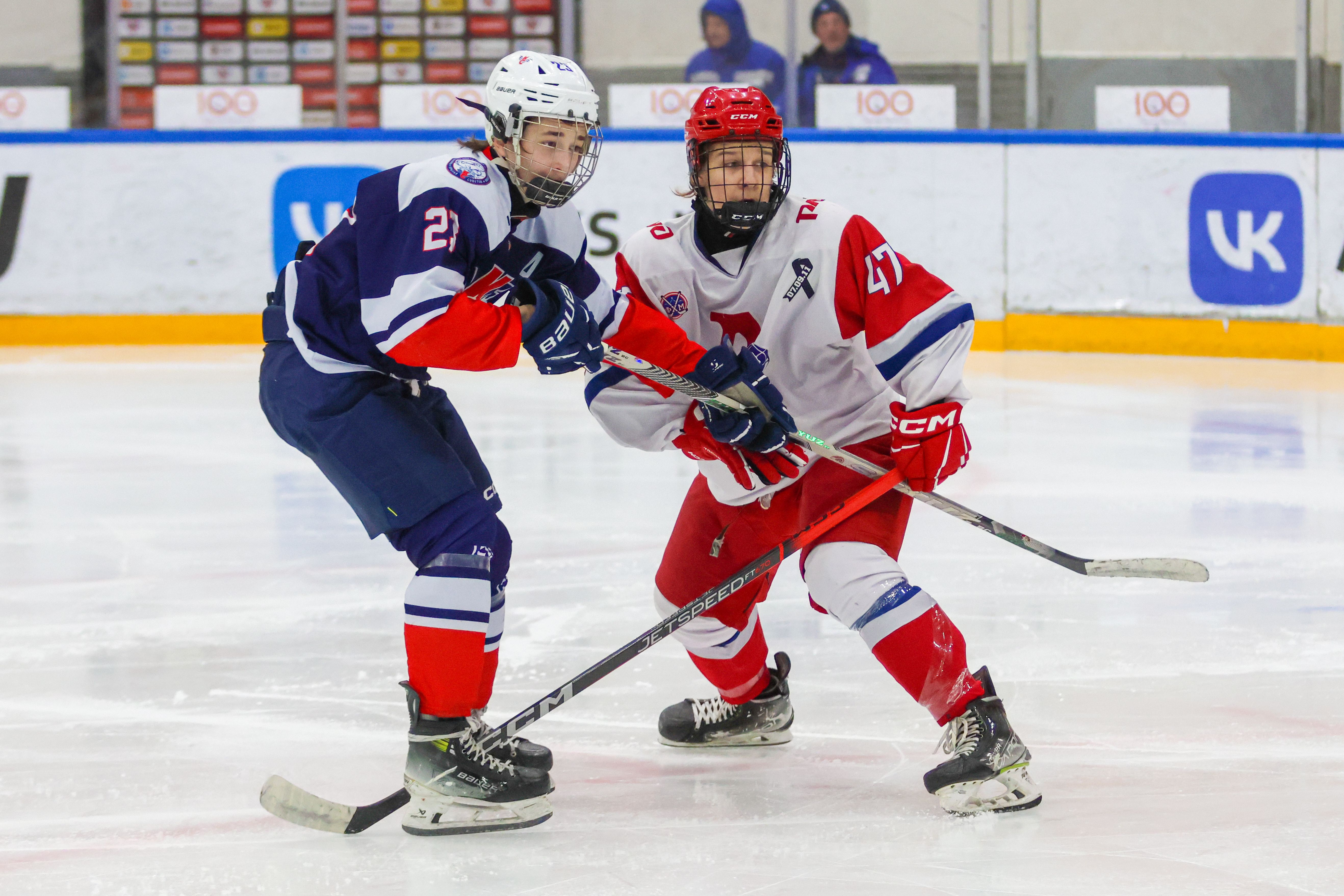 Фото: Крылья Советов-2009 – Локомотив-2004 – 5:4