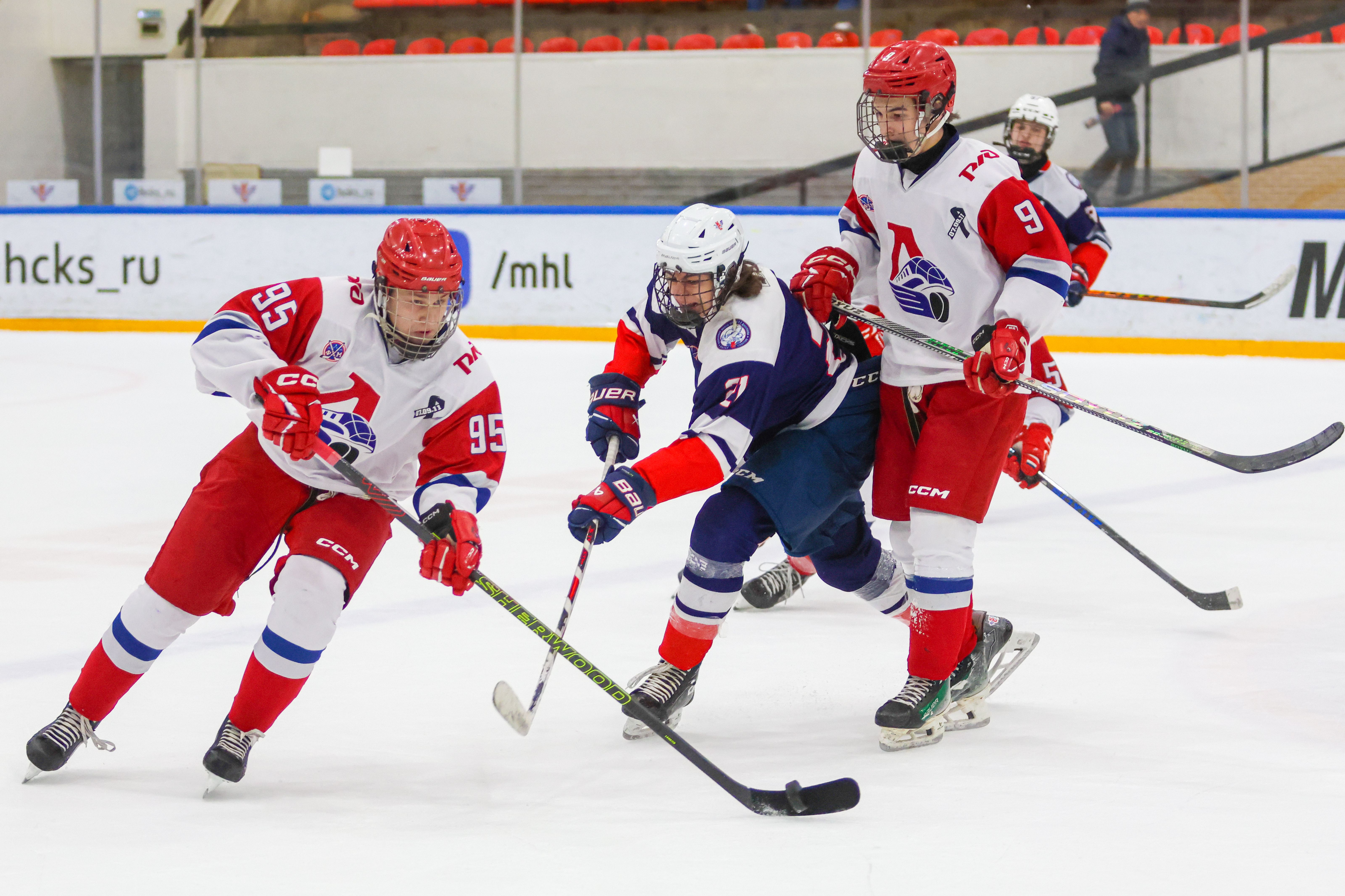 Фото: Крылья Советов-2009 – Локомотив-2004 – 5:4