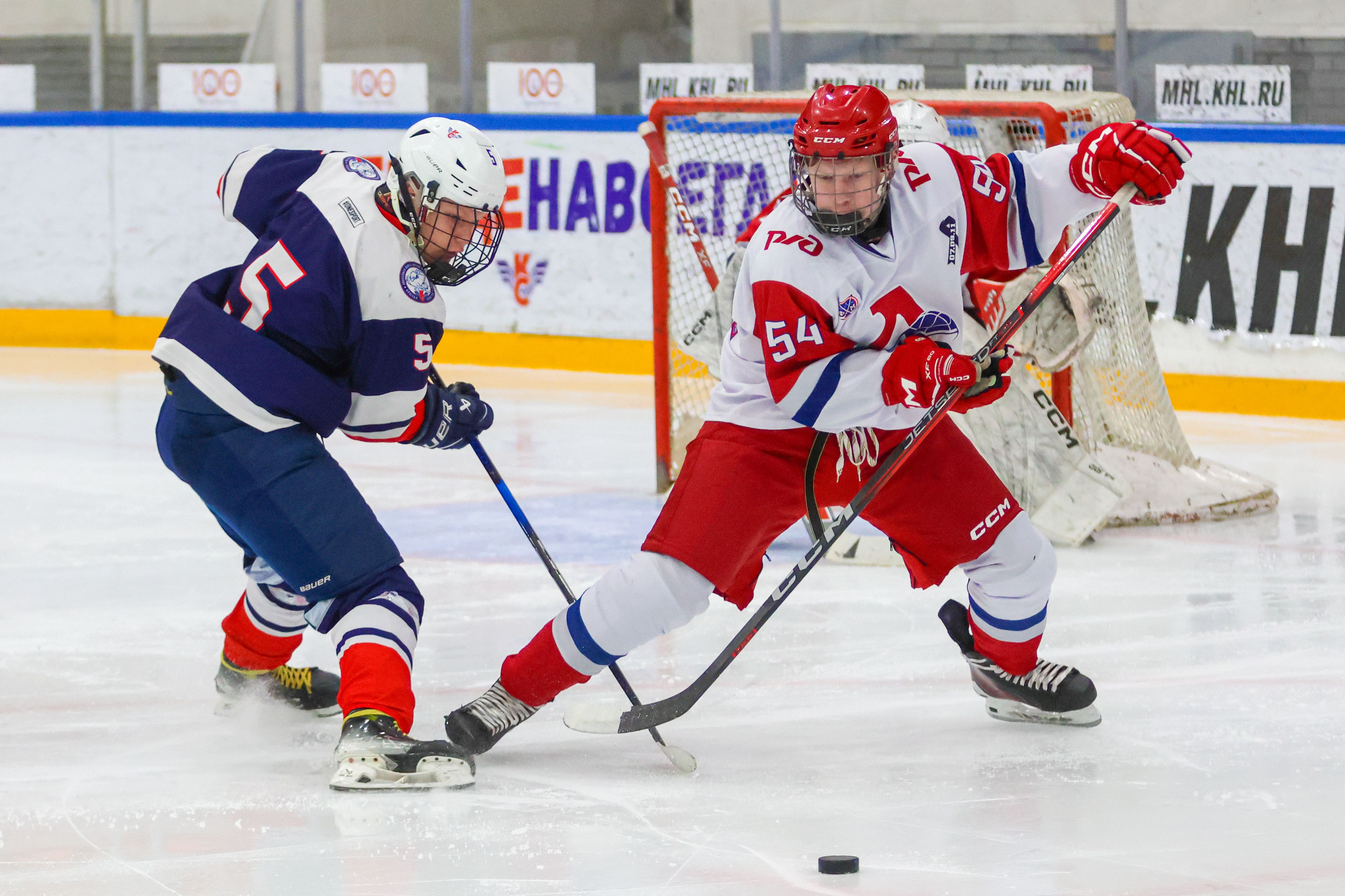 Фото: Крылья Советов-2009 – Локомотив-2004 – 5:4