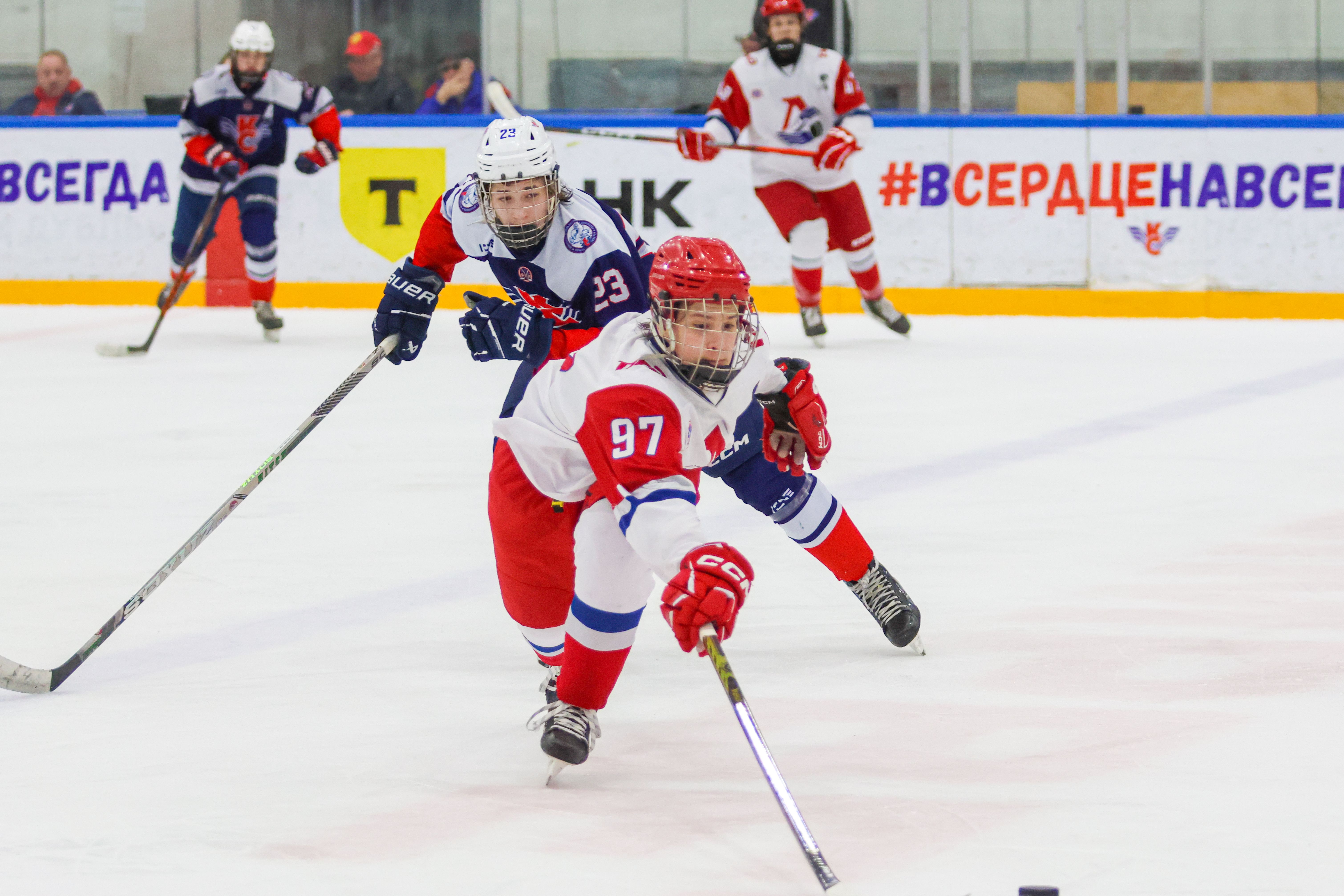 Фото: Крылья Советов-2009 – Локомотив-2004 – 5:4