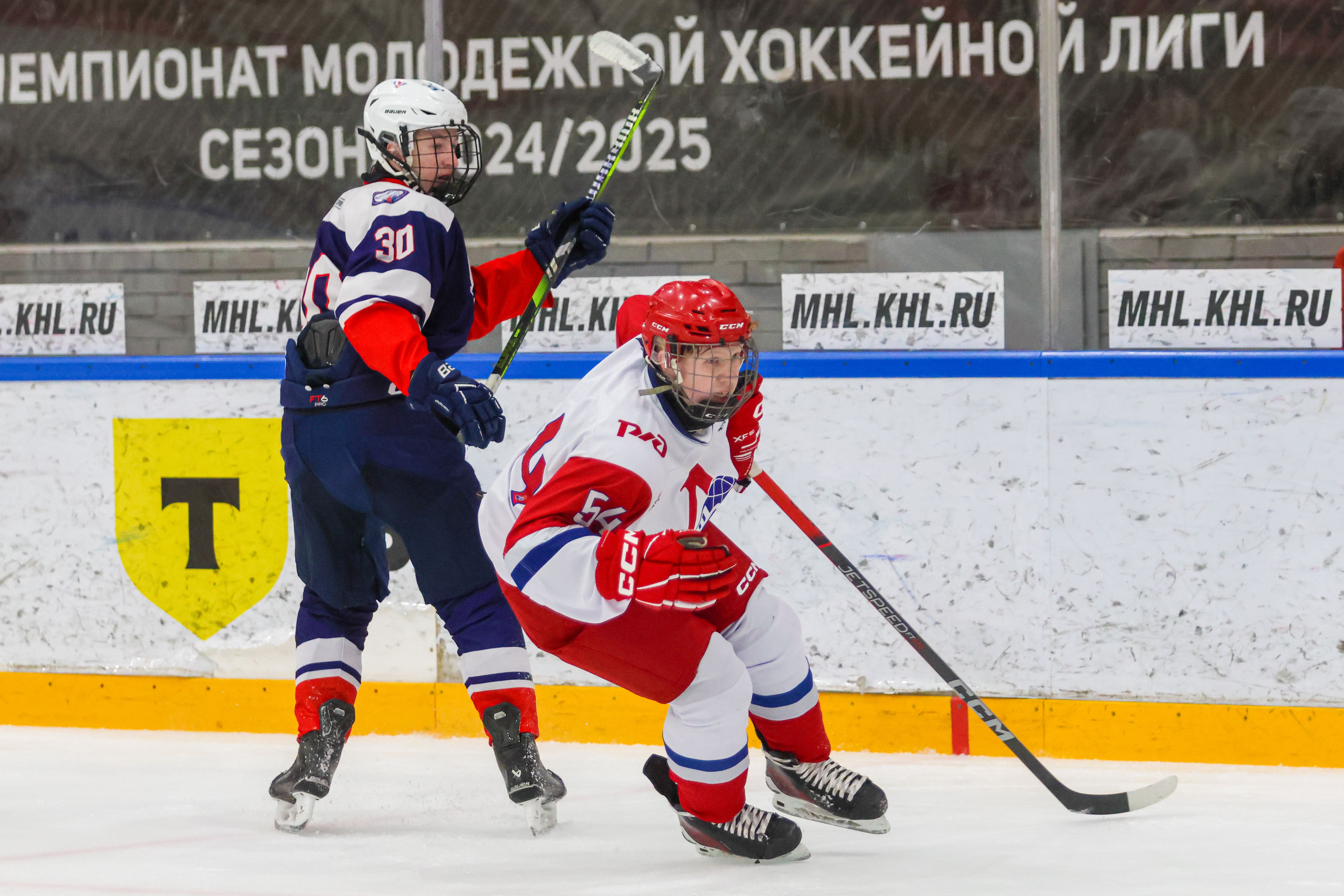 Фото: Крылья Советов-2009 – Локомотив-2004 – 5:4