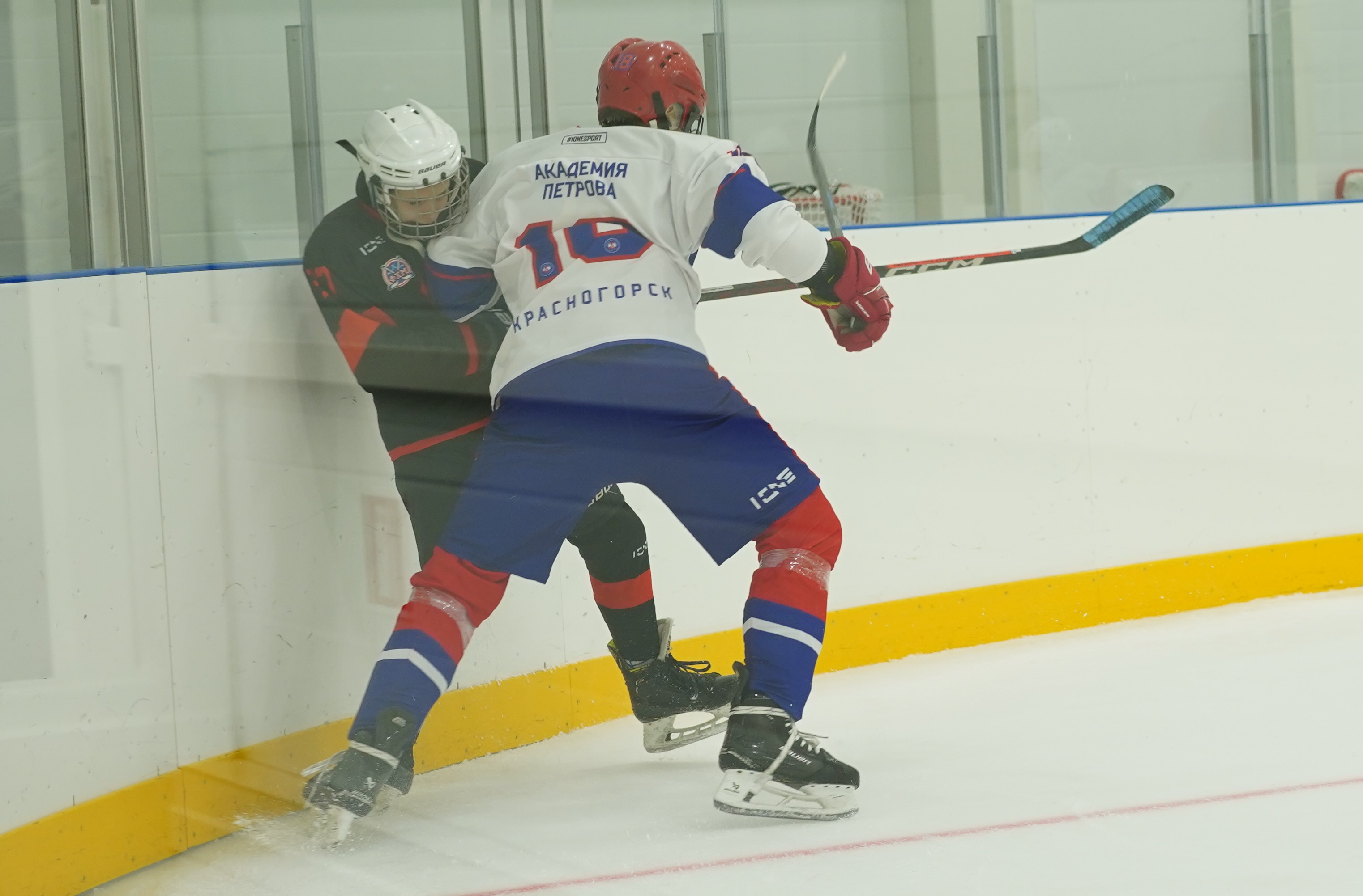 Фото: Чемпион-2010 – Академия Петрова – 5:11 