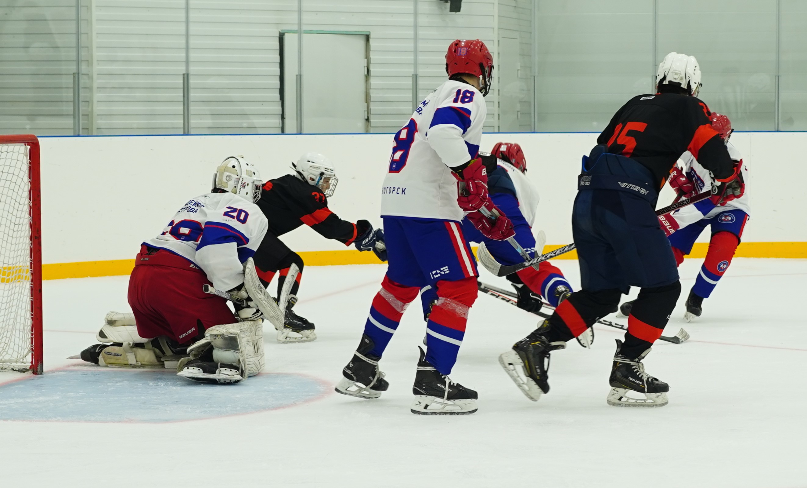 Фото: Чемпион-2010 – Академия Петрова – 5:11 