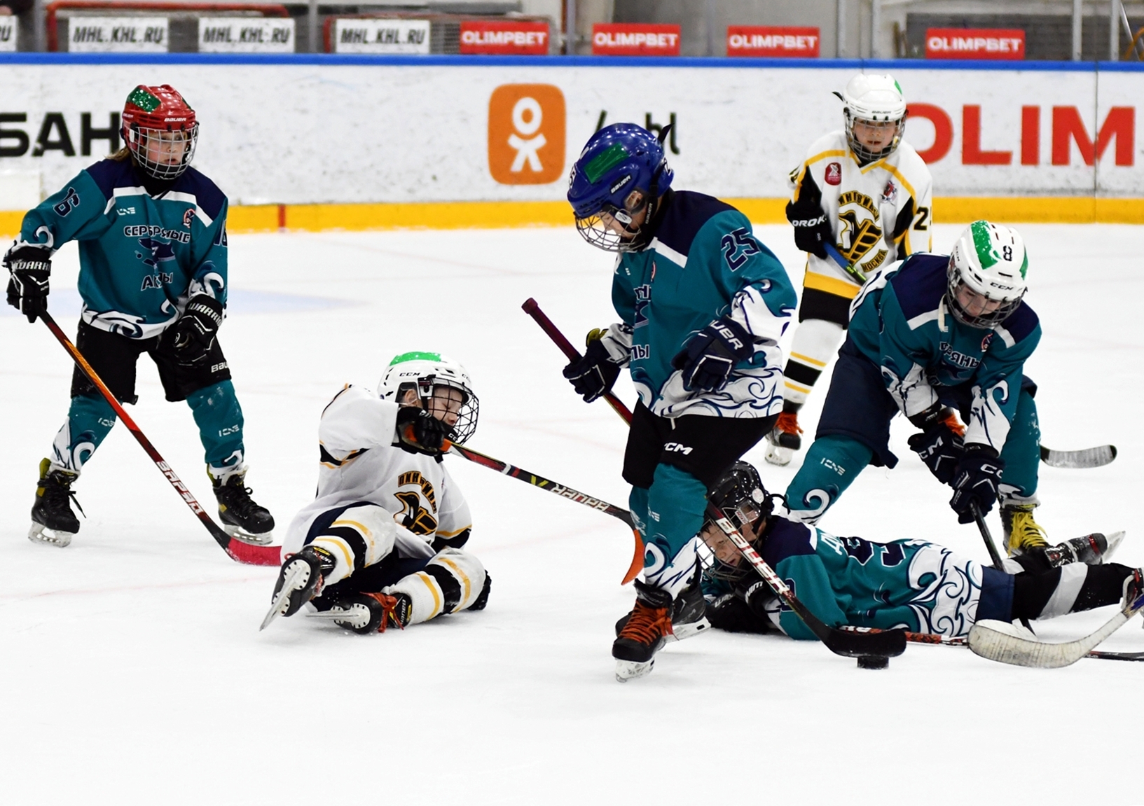 Фото: Кубок ФХМ среди команд 2016 года, плей-офф второго этапа. Арена Крылья Советов