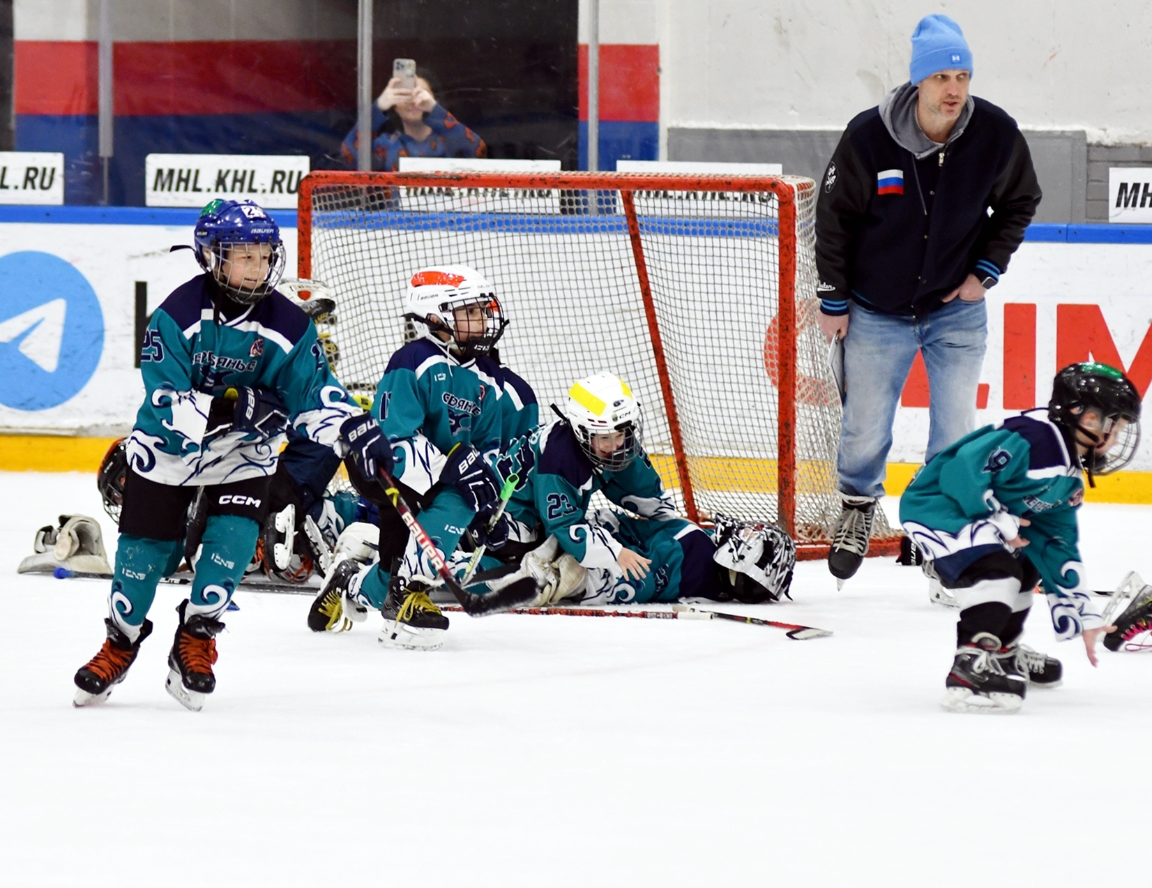 Фото: Кубок ФХМ среди команд 2016 года, плей-офф второго этапа. Арена Крылья Советов