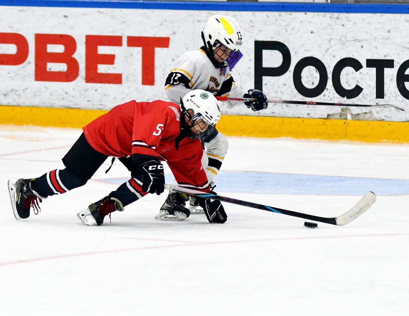 Фото: Кубок ФХМ среди команд 2016 года, плей-офф второго этапа. Арена Крылья Советов