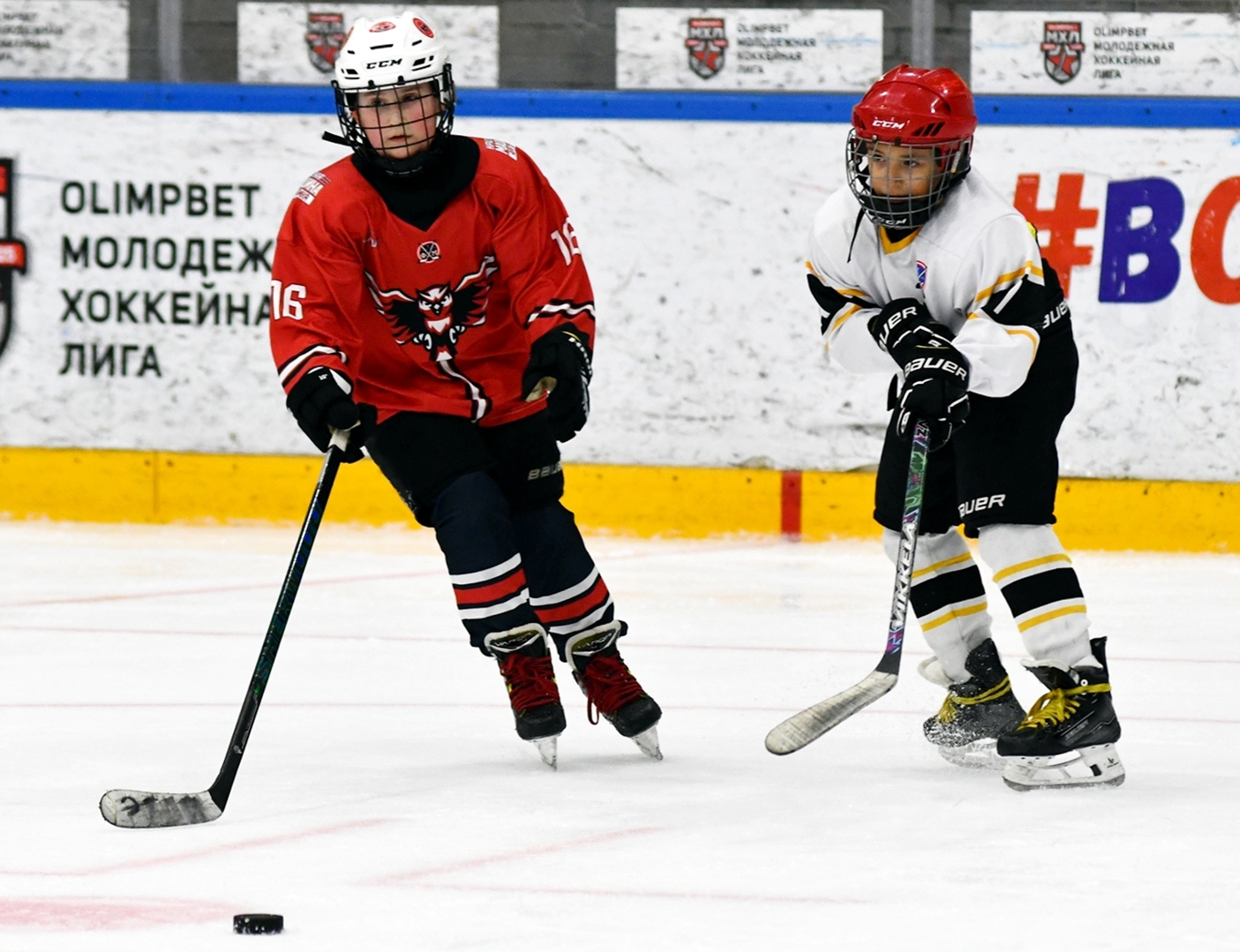 Фото: Кубок ФХМ среди команд 2016 года, плей-офф второго этапа. Арена Крылья Советов