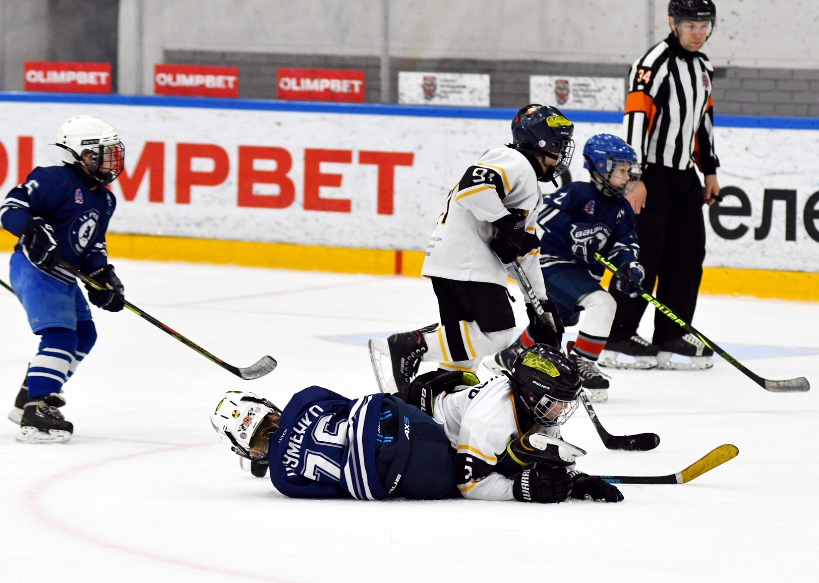 Фото: Кубок ФХМ среди команд 2016 года, плей-офф второго этапа. Арена Крылья Советов