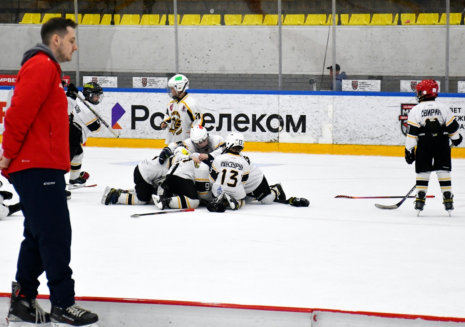 Фото: Кубок ФХМ среди команд 2016 года, плей-офф второго этапа. Арена Крылья Советов