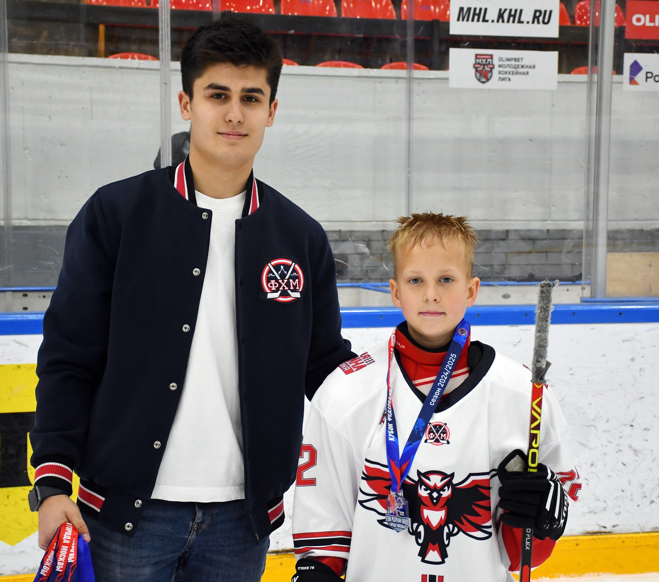 Фото: Награждение команд. Кубок ФХМ среди команд 2016 года, плей-офф второго этапа. Арена Крылья Советов