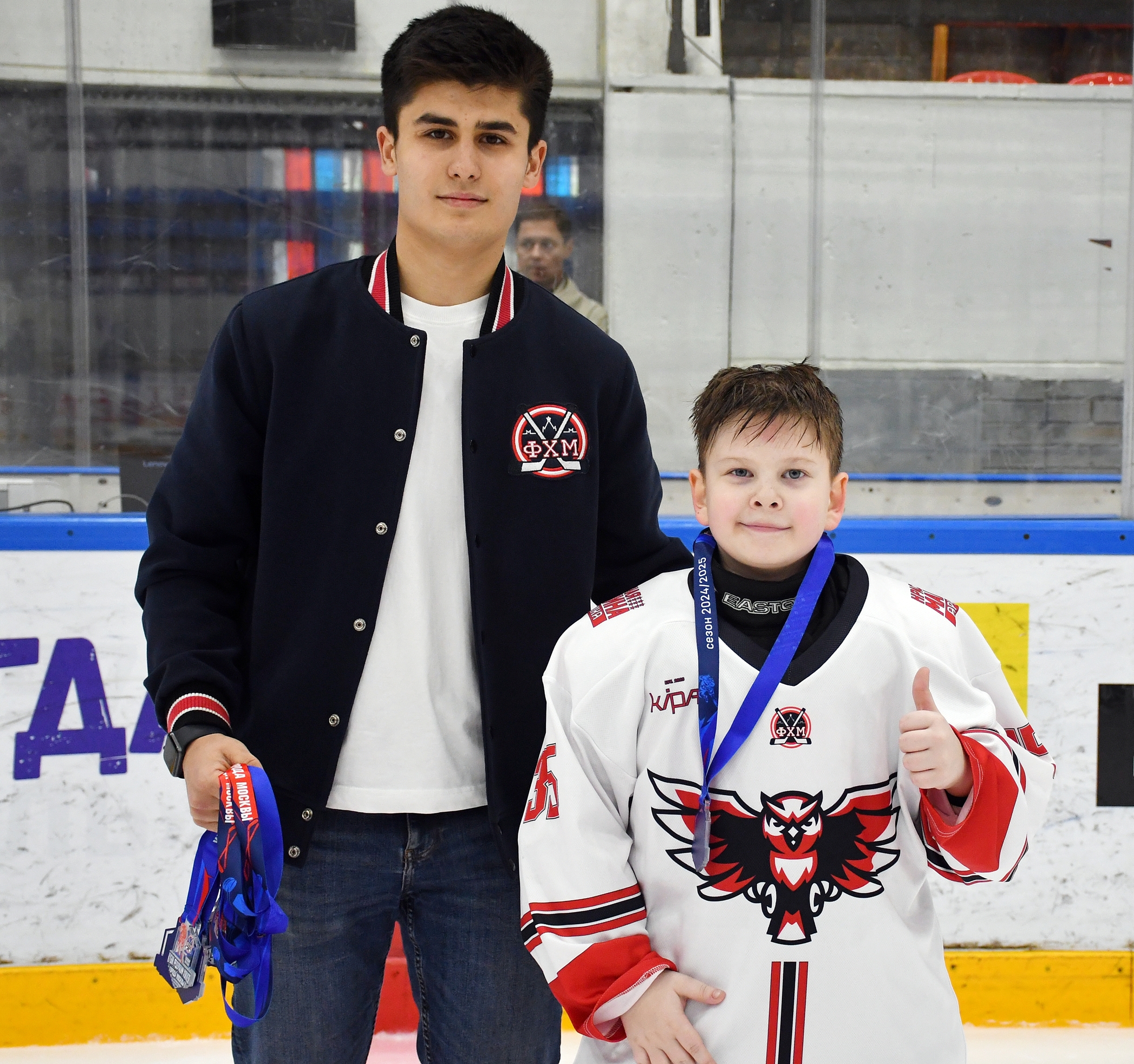 Фото: Награждение команд. Кубок ФХМ среди команд 2016 года, плей-офф второго этапа. Арена Крылья Советов