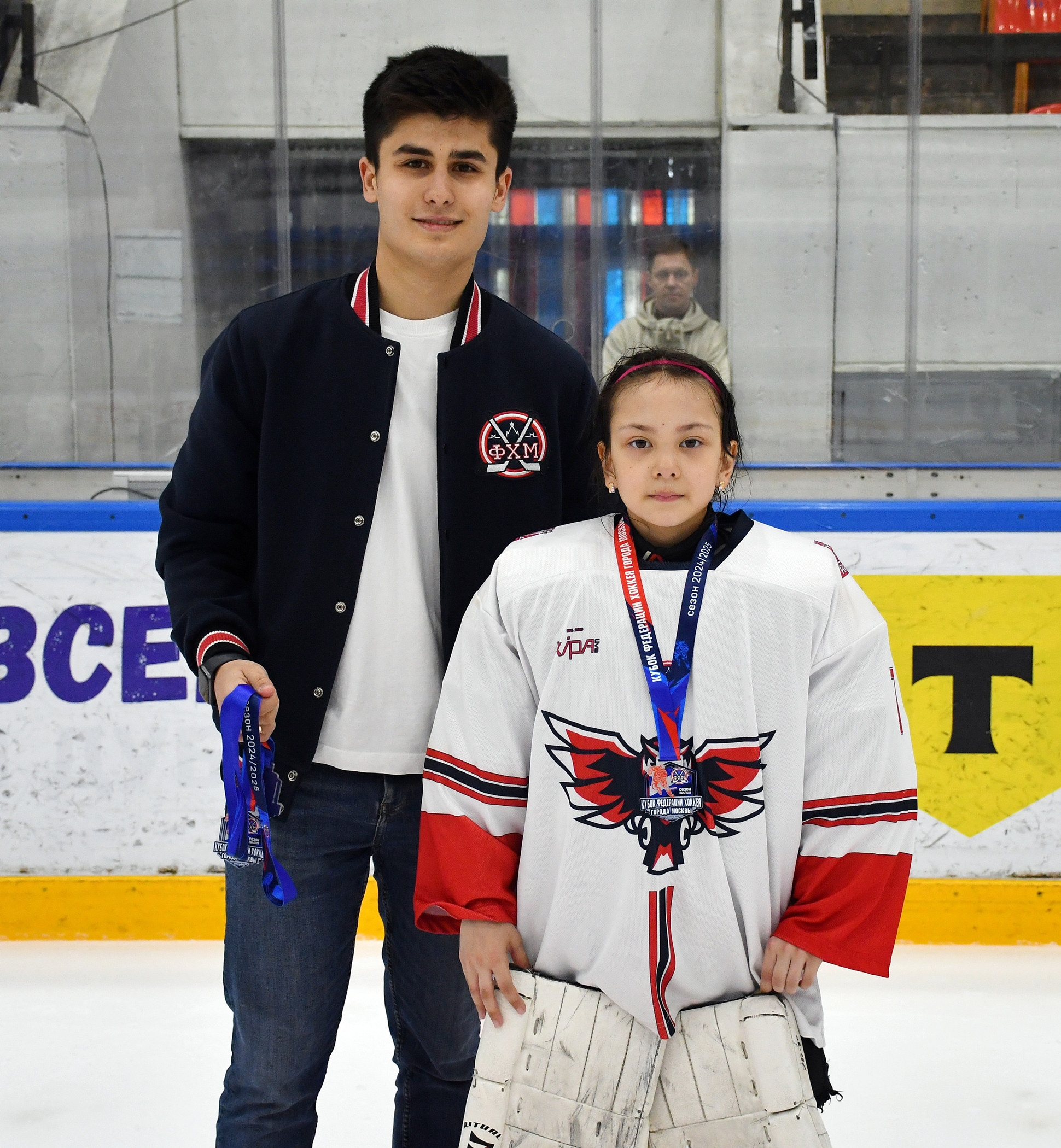 Фото: Награждение команд. Кубок ФХМ среди команд 2016 года, плей-офф второго этапа. Арена Крылья Советов