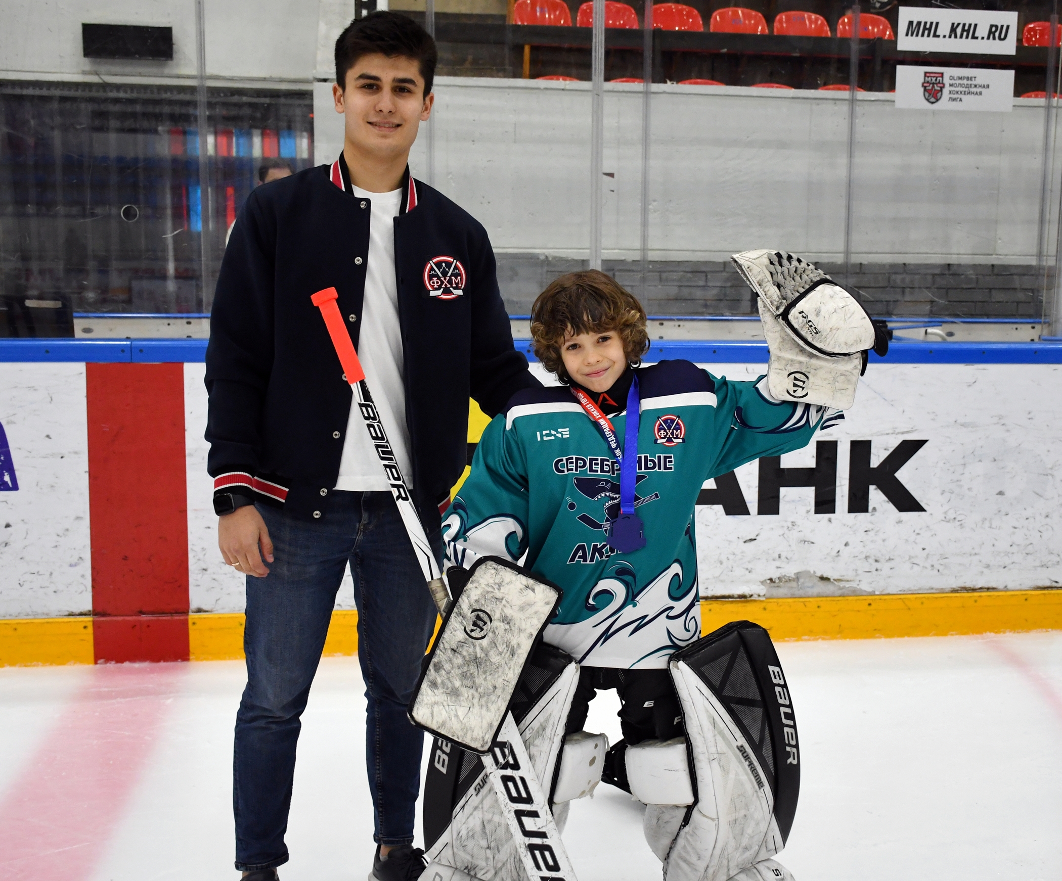 Фото: Награждение команд. Кубок ФХМ среди команд 2016 года, плей-офф второго этапа. Арена Крылья Советов