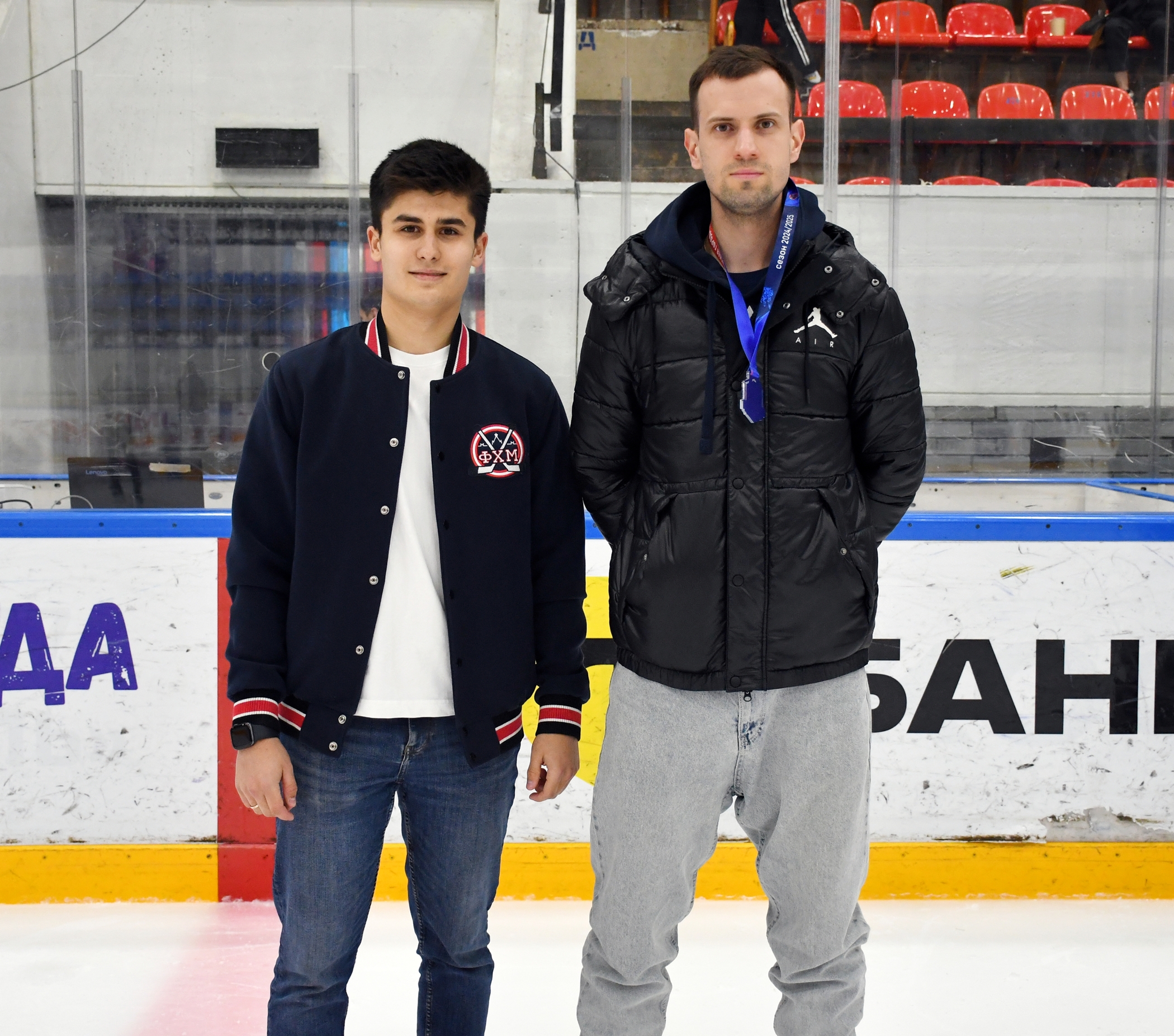 Фото: Награждение команд. Кубок ФХМ среди команд 2016 года, плей-офф второго этапа. Арена Крылья Советов