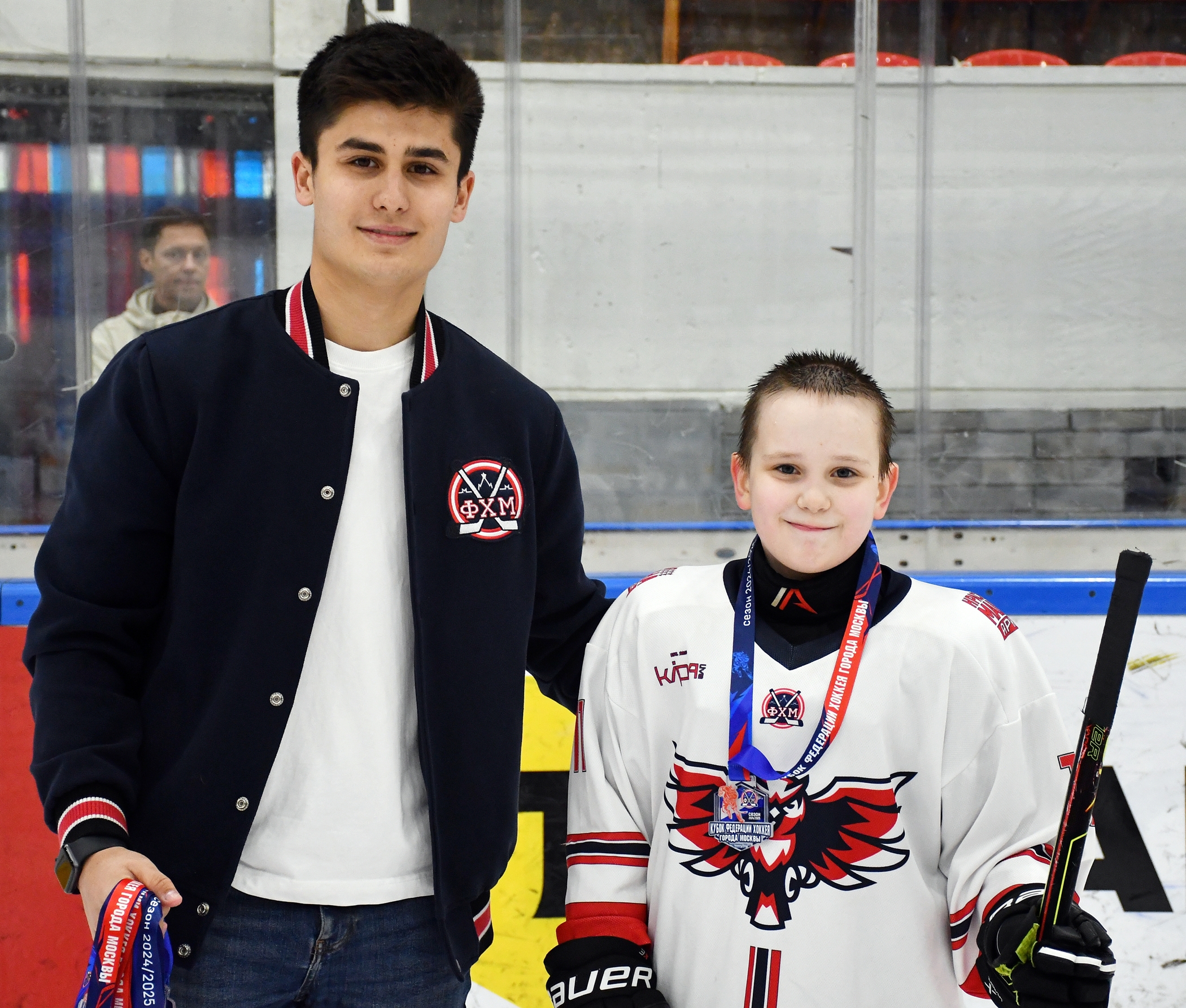 Фото: Награждение команд. Кубок ФХМ среди команд 2016 года, плей-офф второго этапа. Арена Крылья Советов
