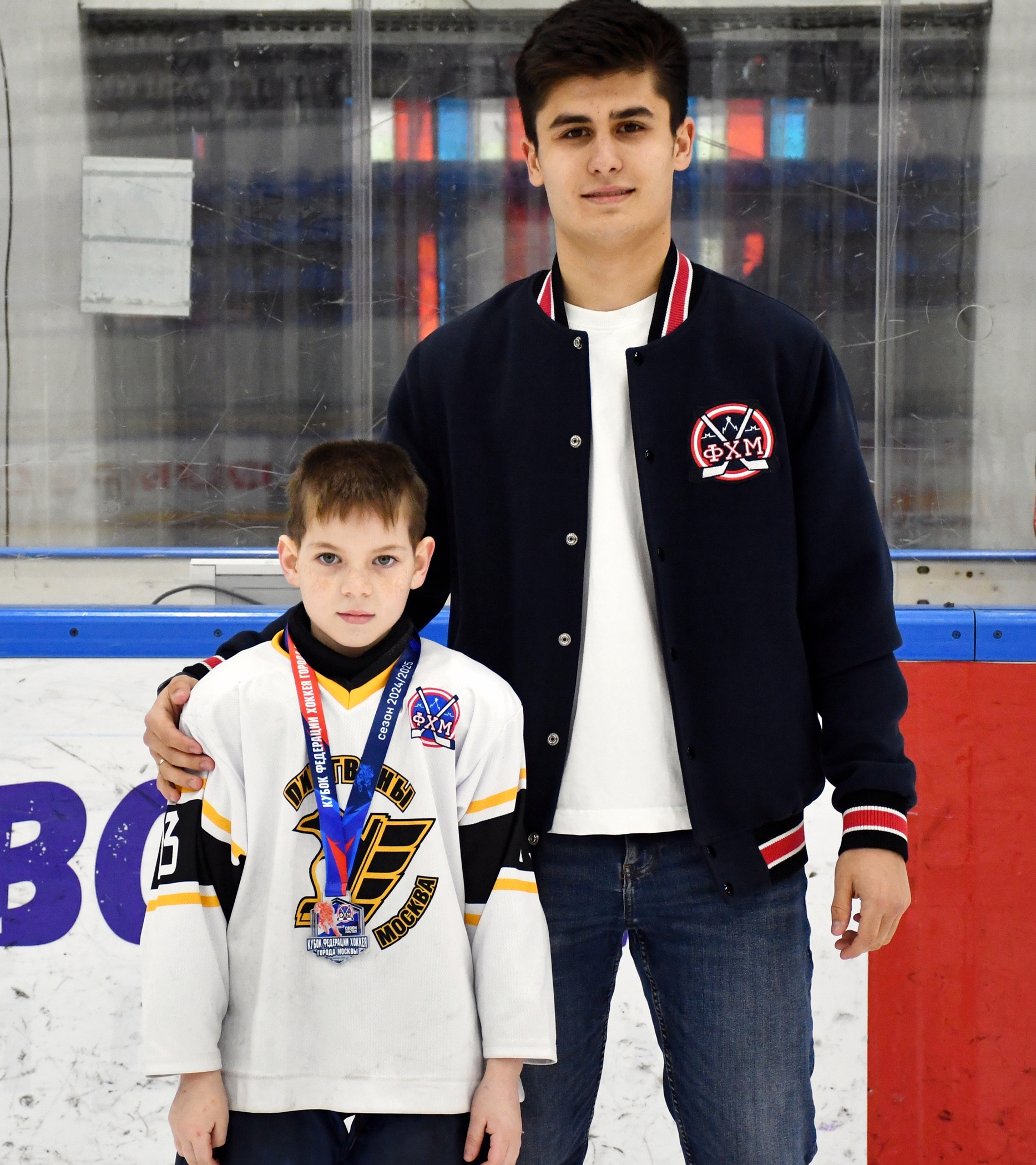 Фото: Награждение команд. Кубок ФХМ среди команд 2016 года, плей-офф второго этапа. Арена Крылья Советов