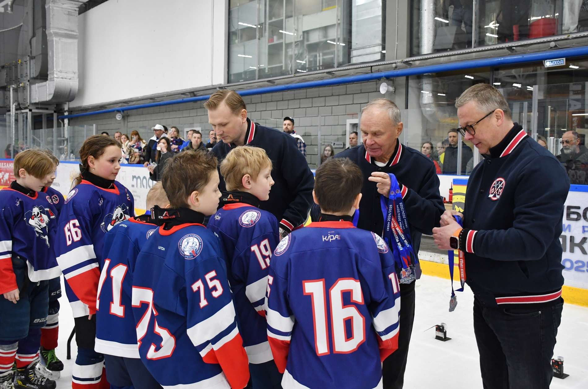 Фото: Награждение призёров второго этапа Кубка ФХМ среди команд 2016 года