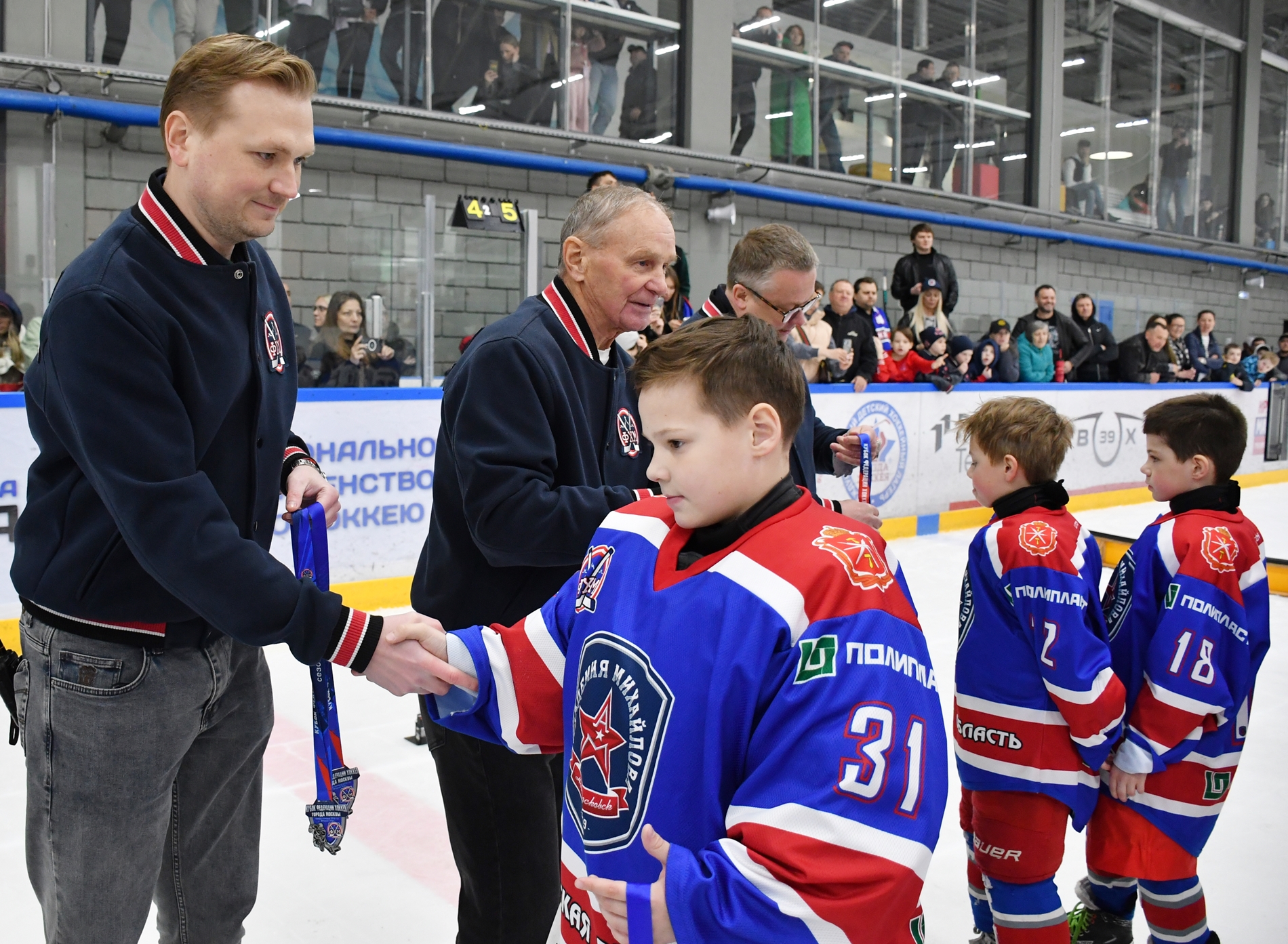 Фото: Награждение призёров второго этапа Кубка ФХМ среди команд 2016 года