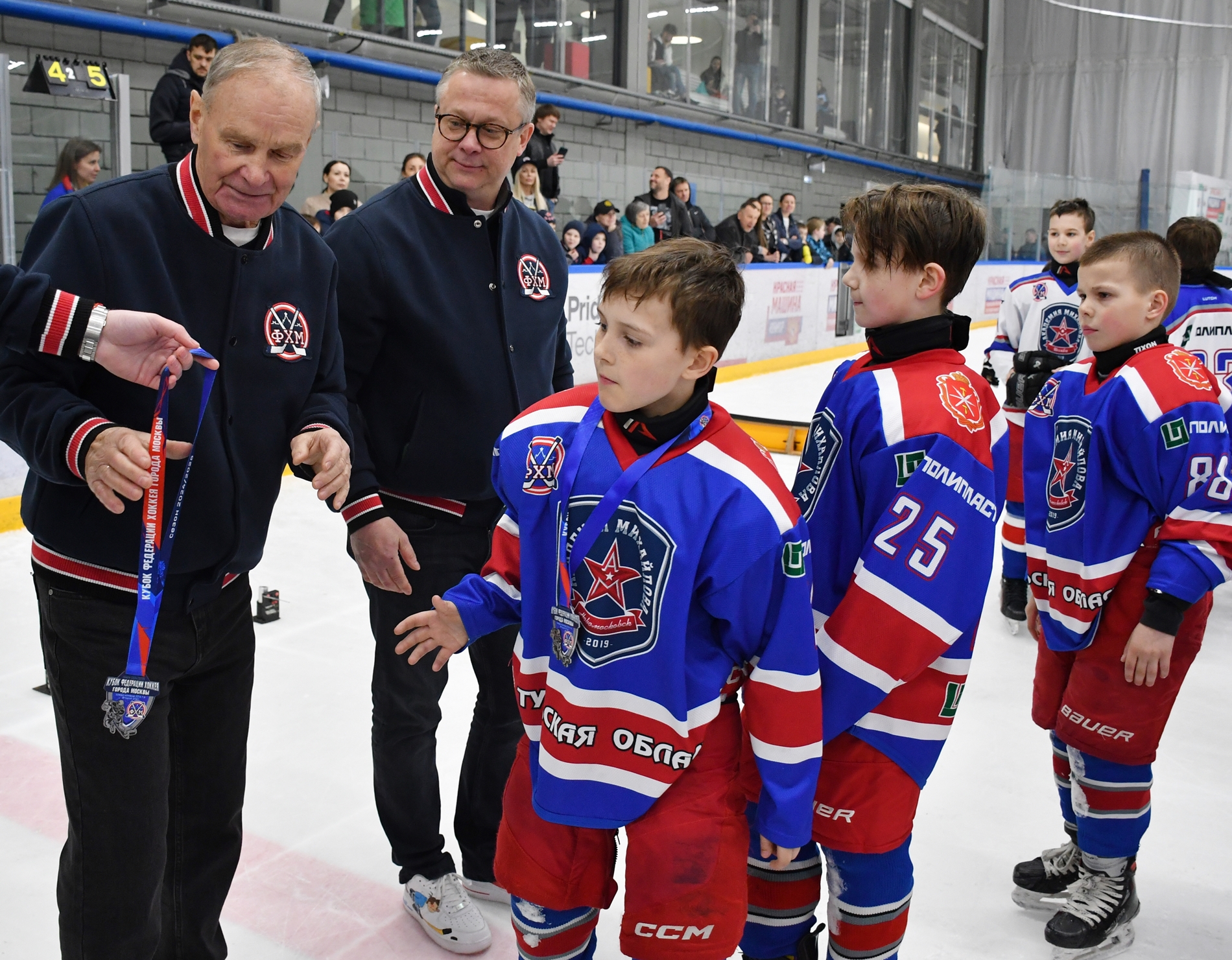 Фото: Награждение призёров второго этапа Кубка ФХМ среди команд 2016 года