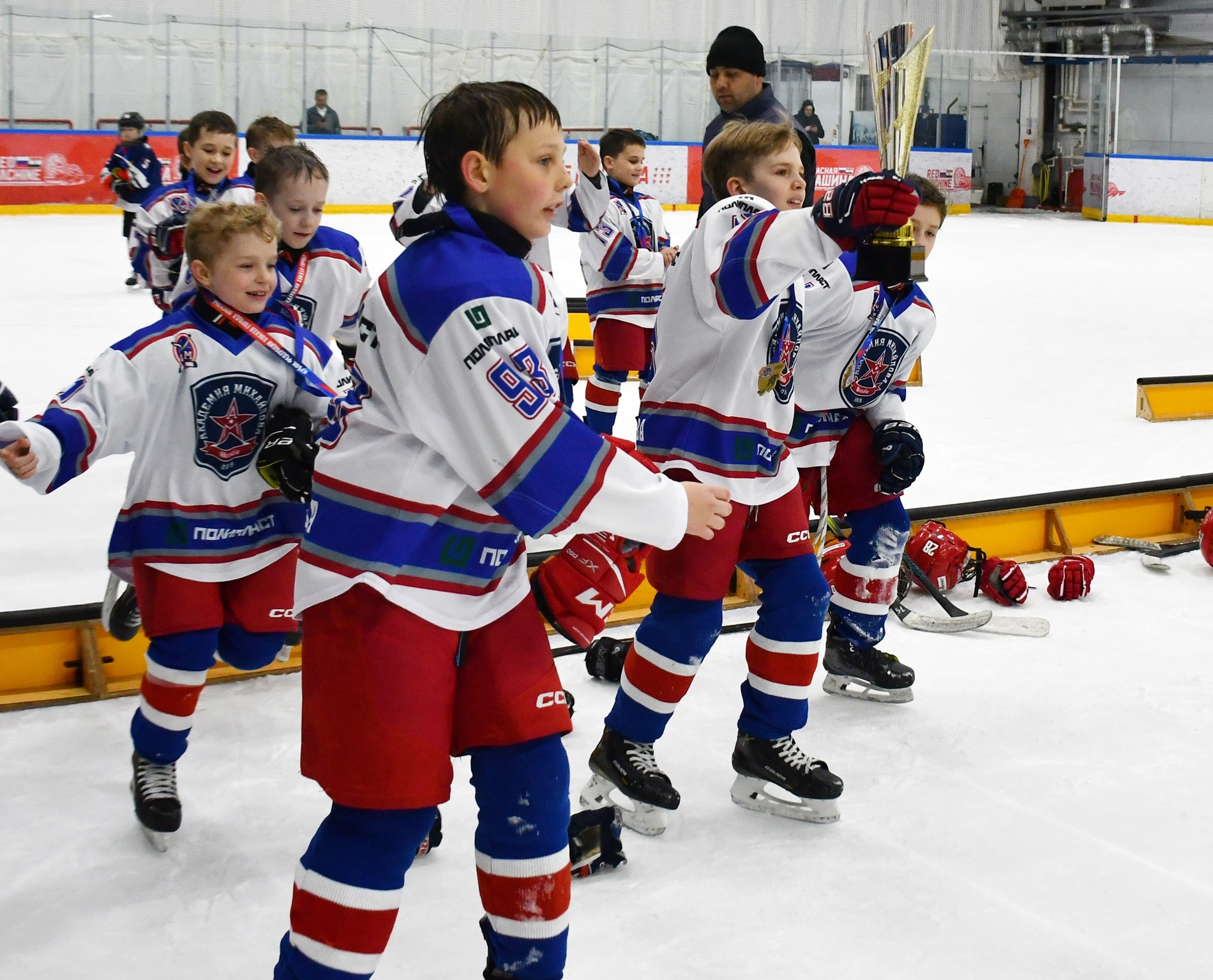 Фото: Награждение призёров второго этапа Кубка ФХМ среди команд 2016 года