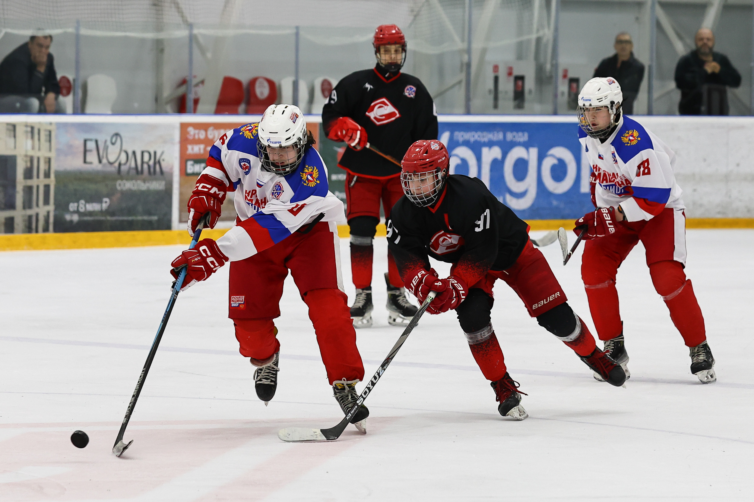 Фото: Спартак 2011 – Красная машина Юниор – 3:2 ПБ. Полуфинал плей-офф Первенства