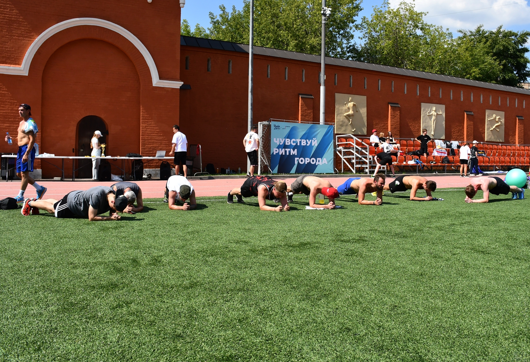 Фото: Сборы судей ФХМ, сдача нормативов на земле