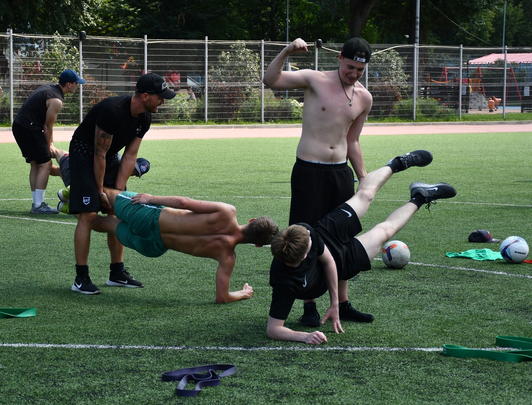 Фото: Сборы судей ФХМ, сдача нормативов на земле