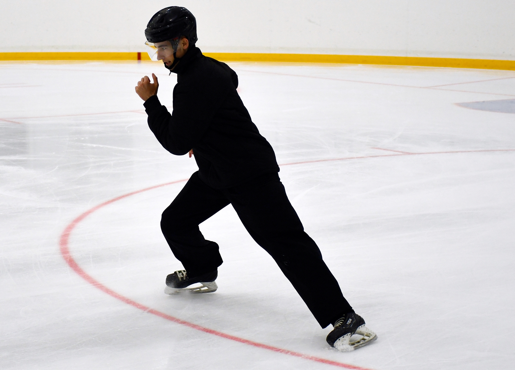 Фото: Сборы судей ФХМ, сдача нормативов на льду