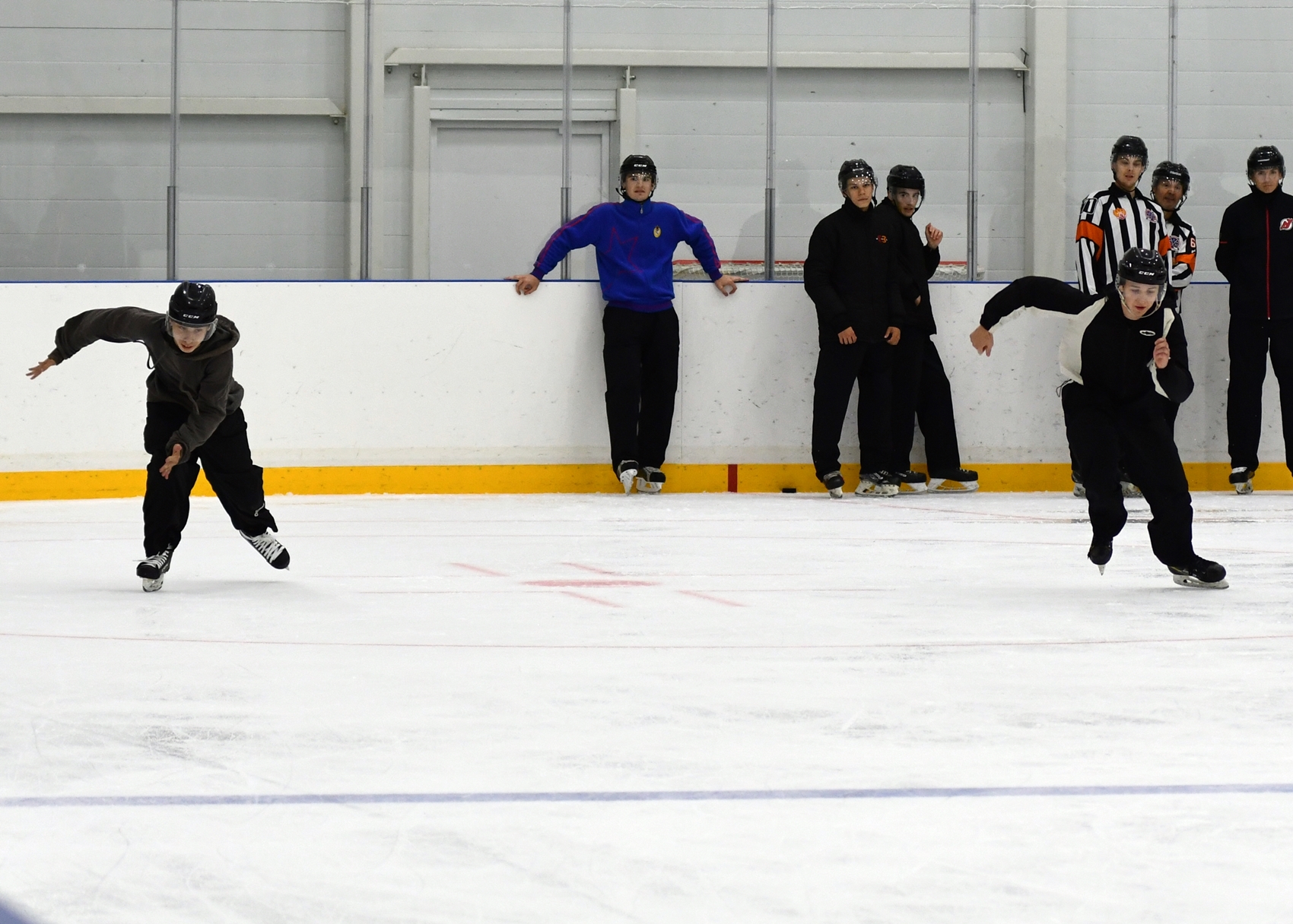 Фото: Сборы судей ФХМ, сдача нормативов на льду