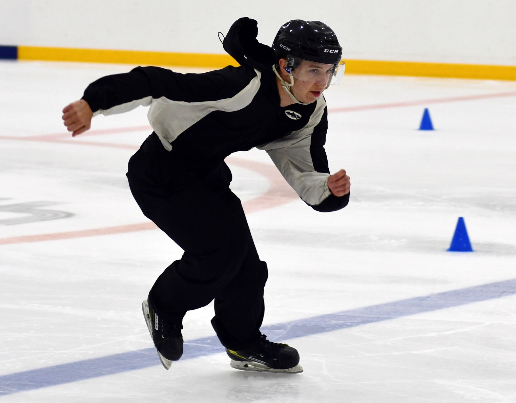 Фото: Сборы судей ФХМ, сдача нормативов на льду